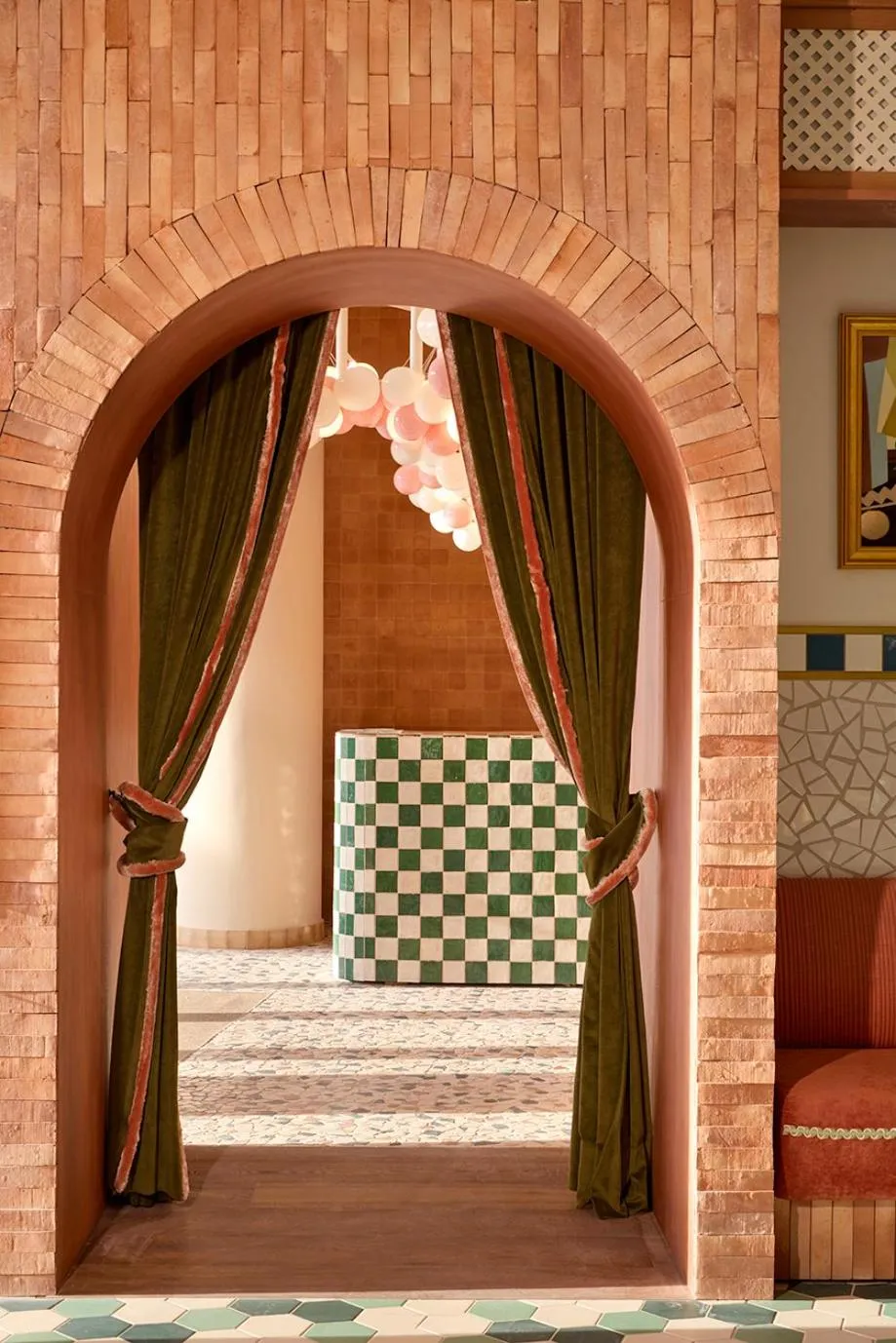 Restaurant/places to eat in SLS Barcelona