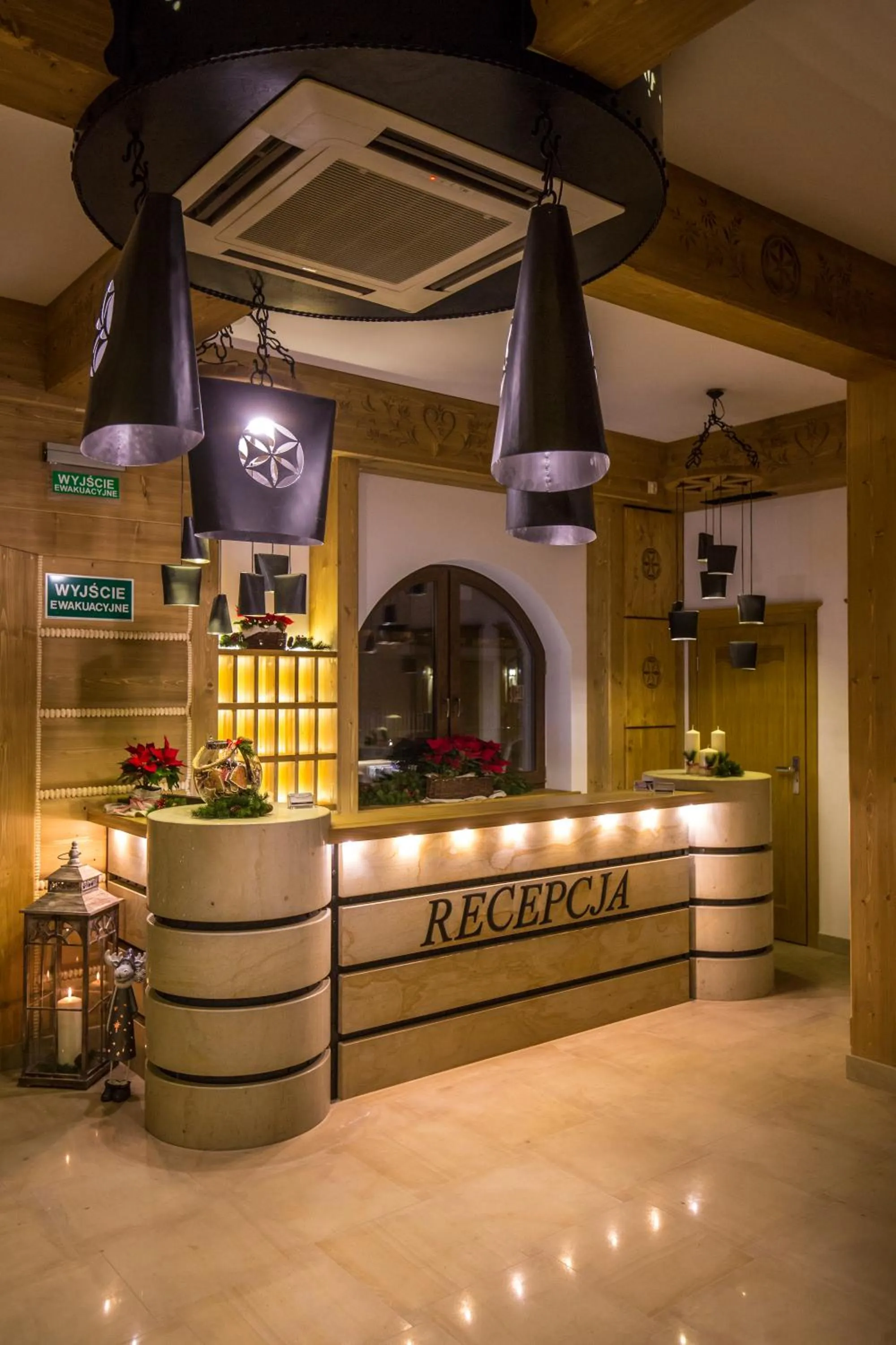 Lobby or reception in Carlina Hotel & SPA