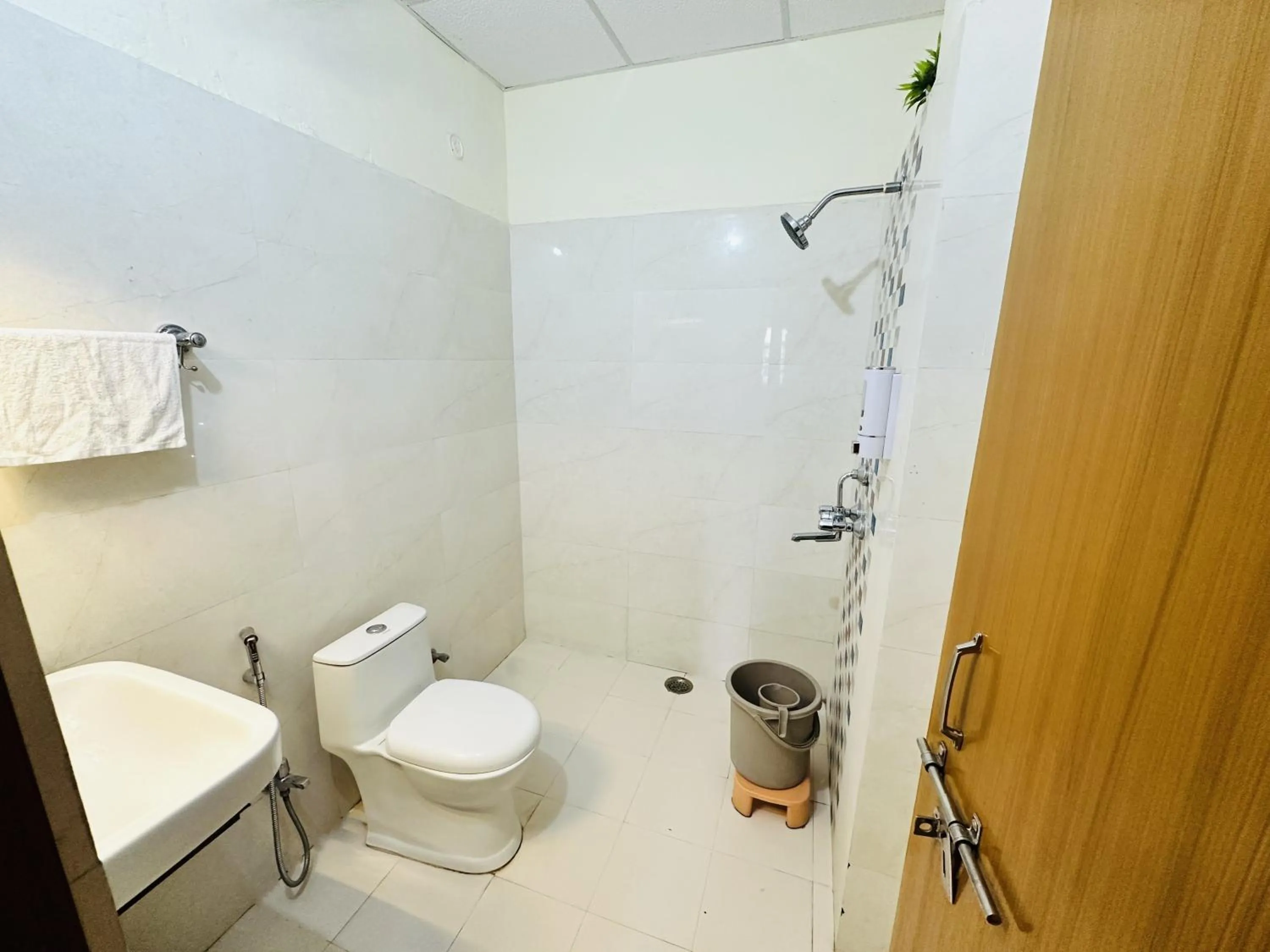 Bathroom in ZoomStay - 3BHK Apartments