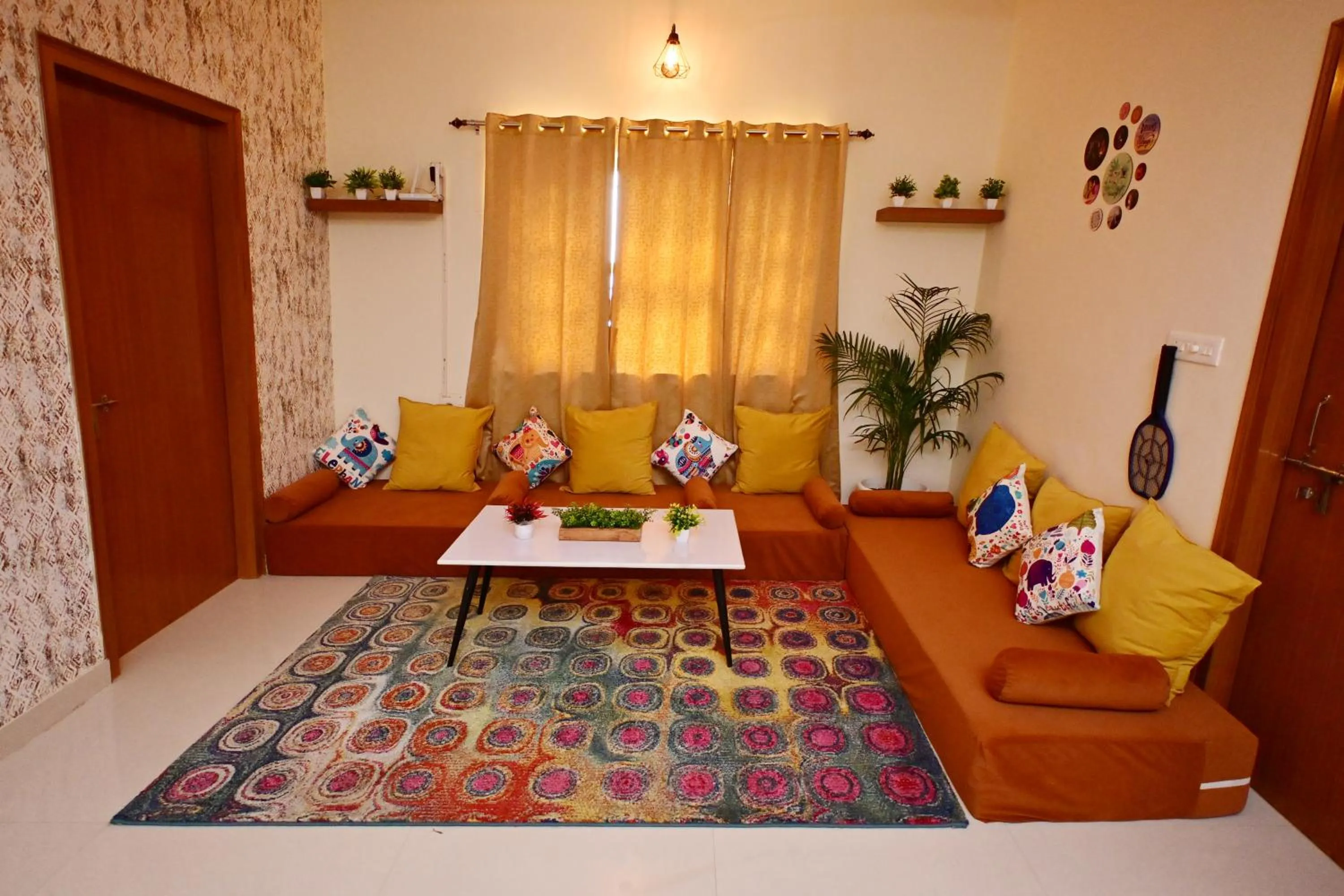 Living room in ZoomStay - 3BHK Apartments