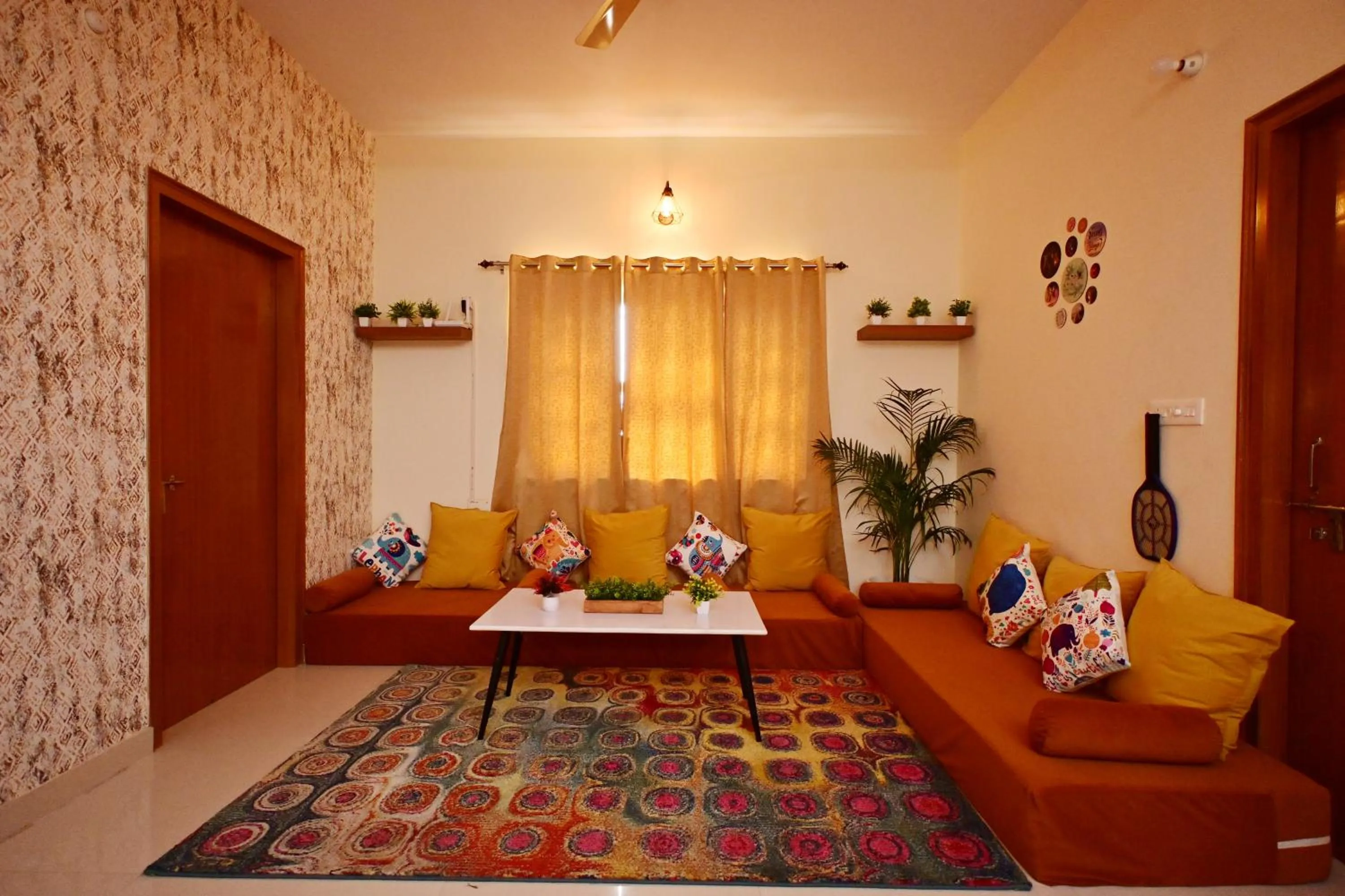 Living room in ZoomStay - 3BHK Apartments