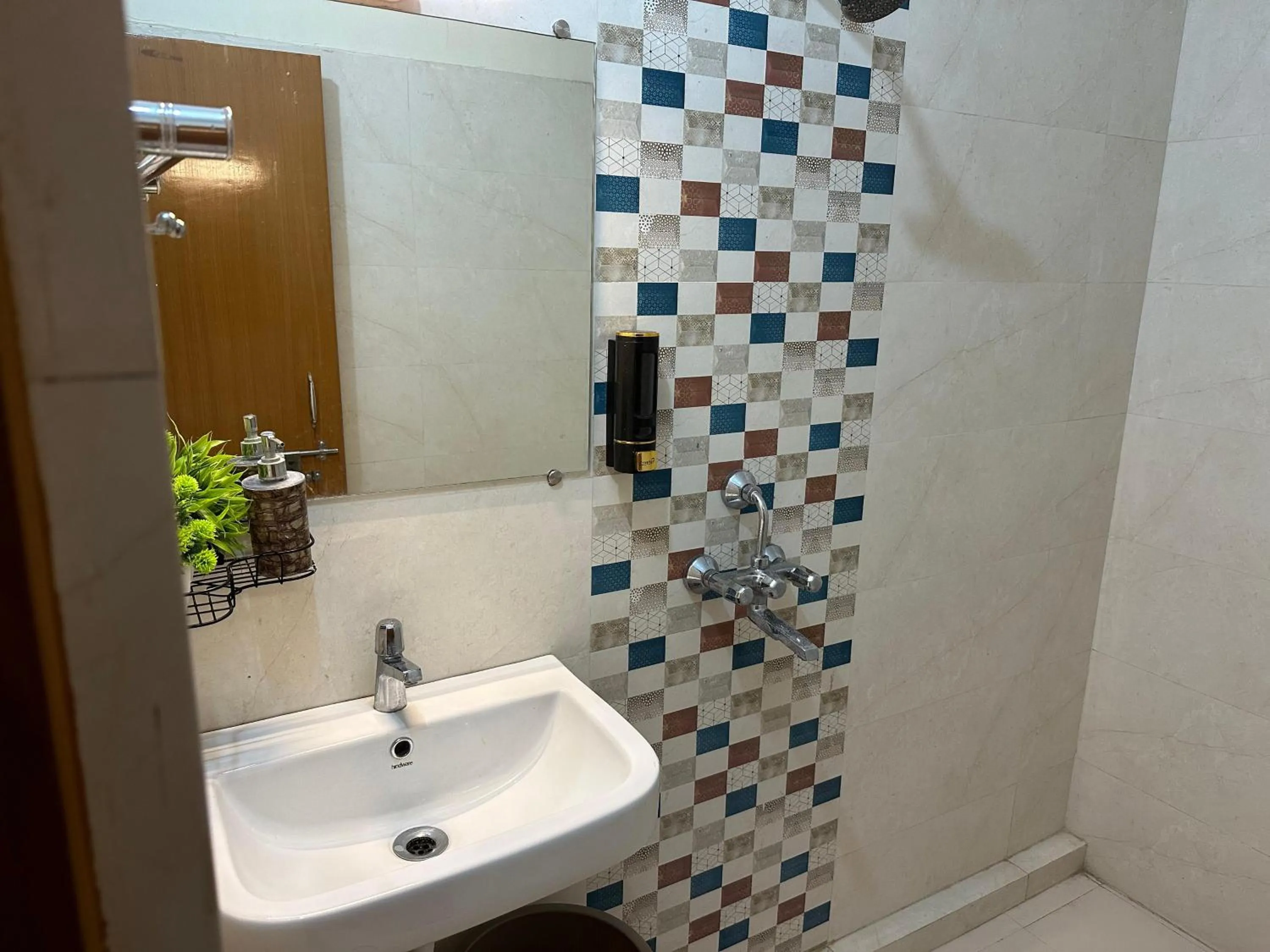 Bathroom in ZoomStay - 3BHK Apartments