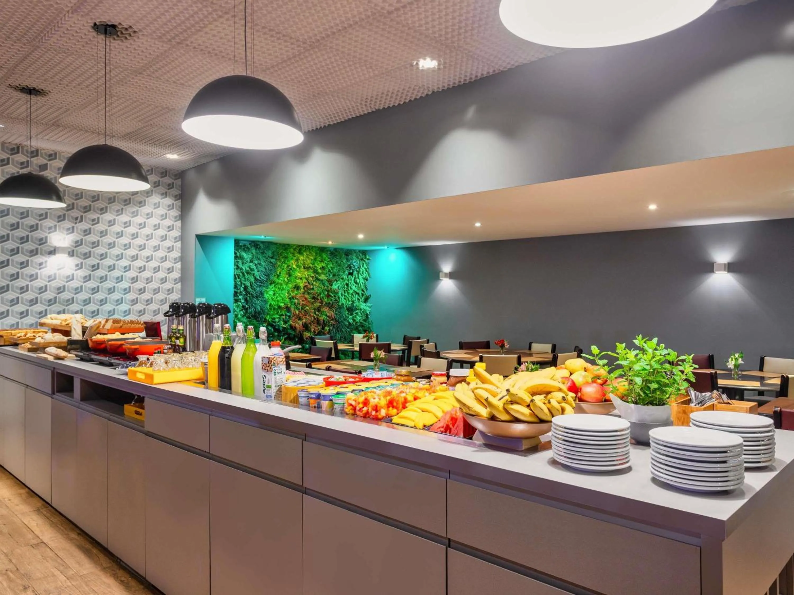 Restaurant/places to eat in Mercure São Paulo JK