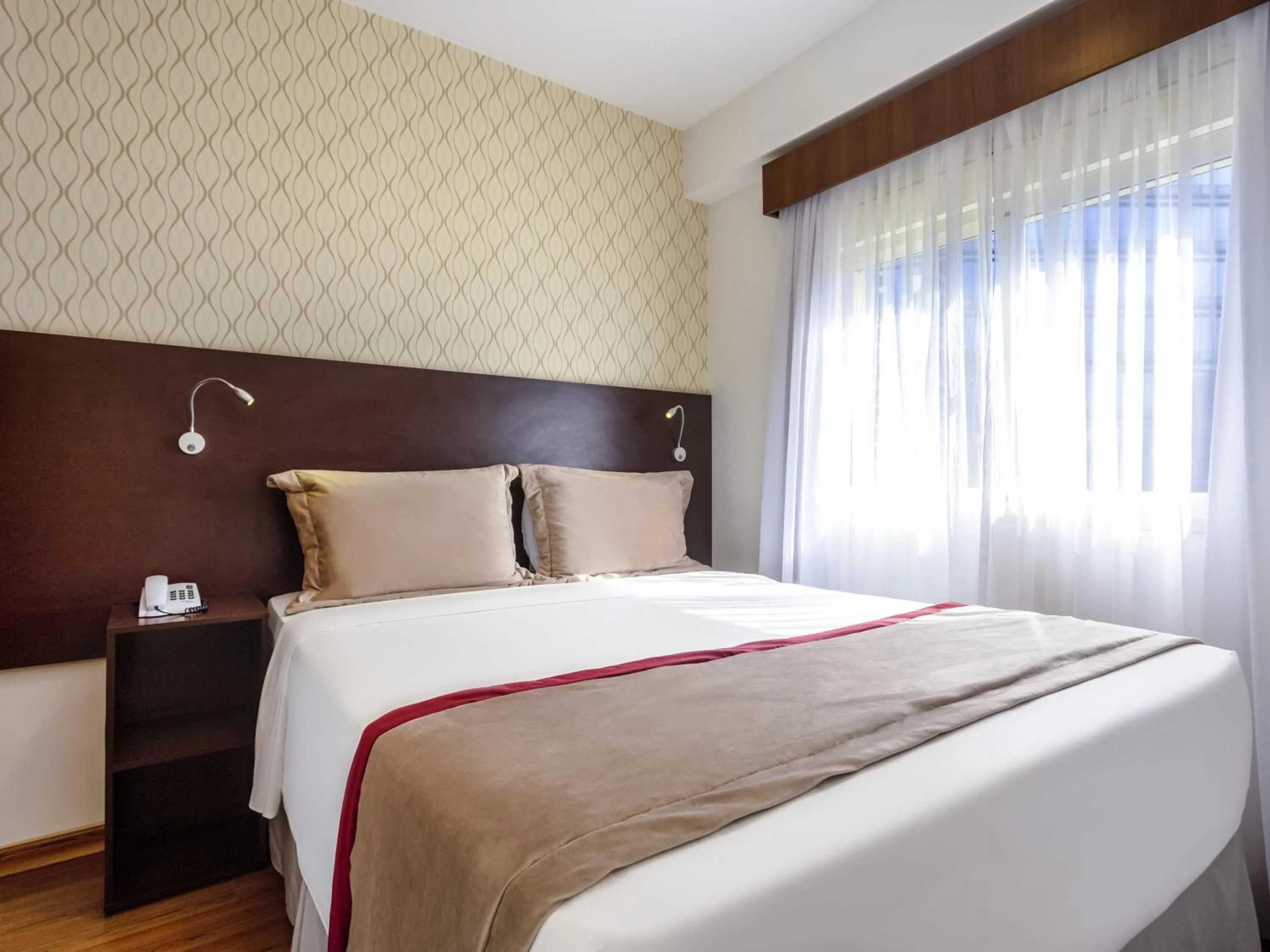 Photo of the whole room, Bed in Mercure Sao Paulo JK