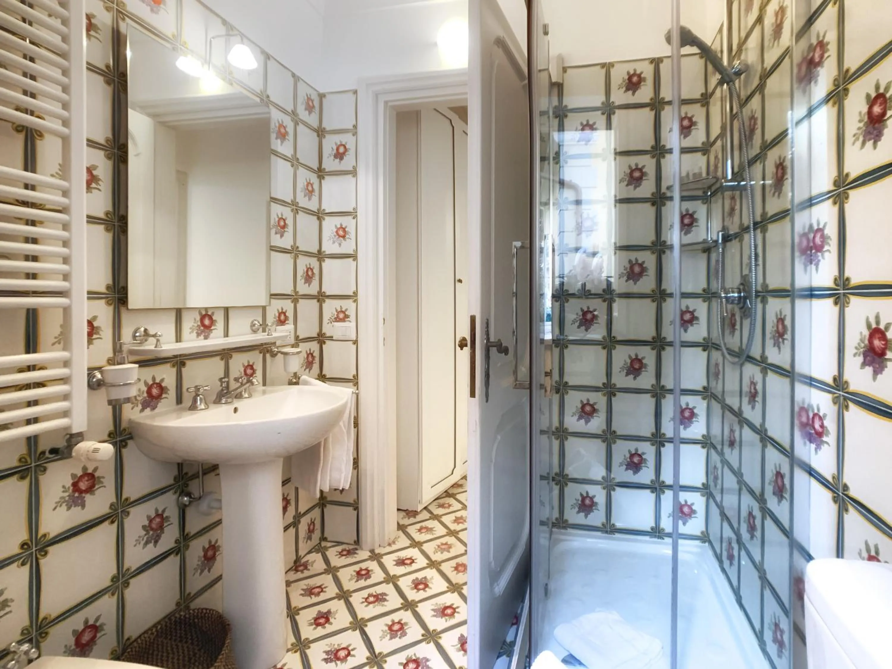 Shower in Villa Silia