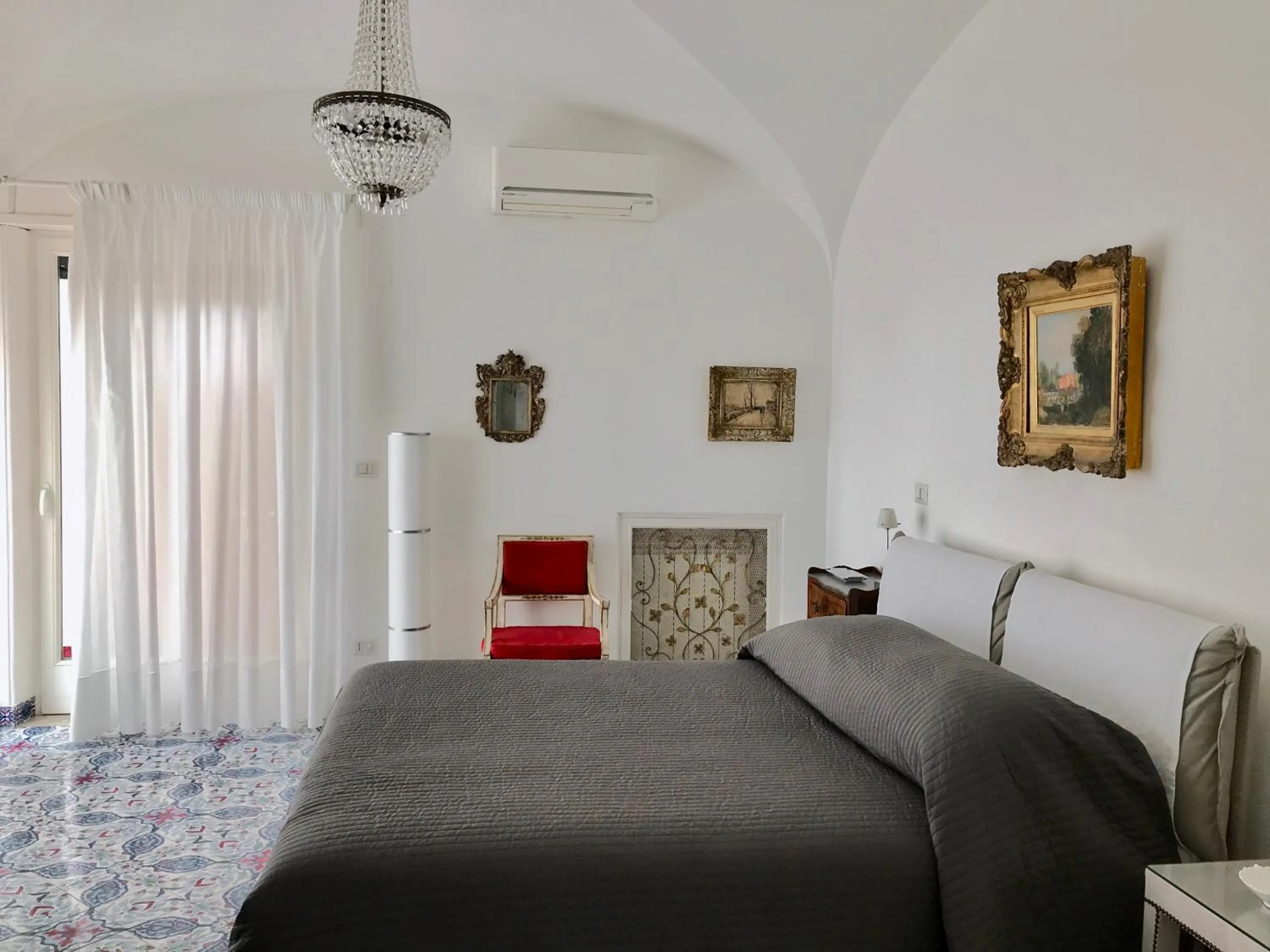 Photo of the whole room, Bed in Villa Silia