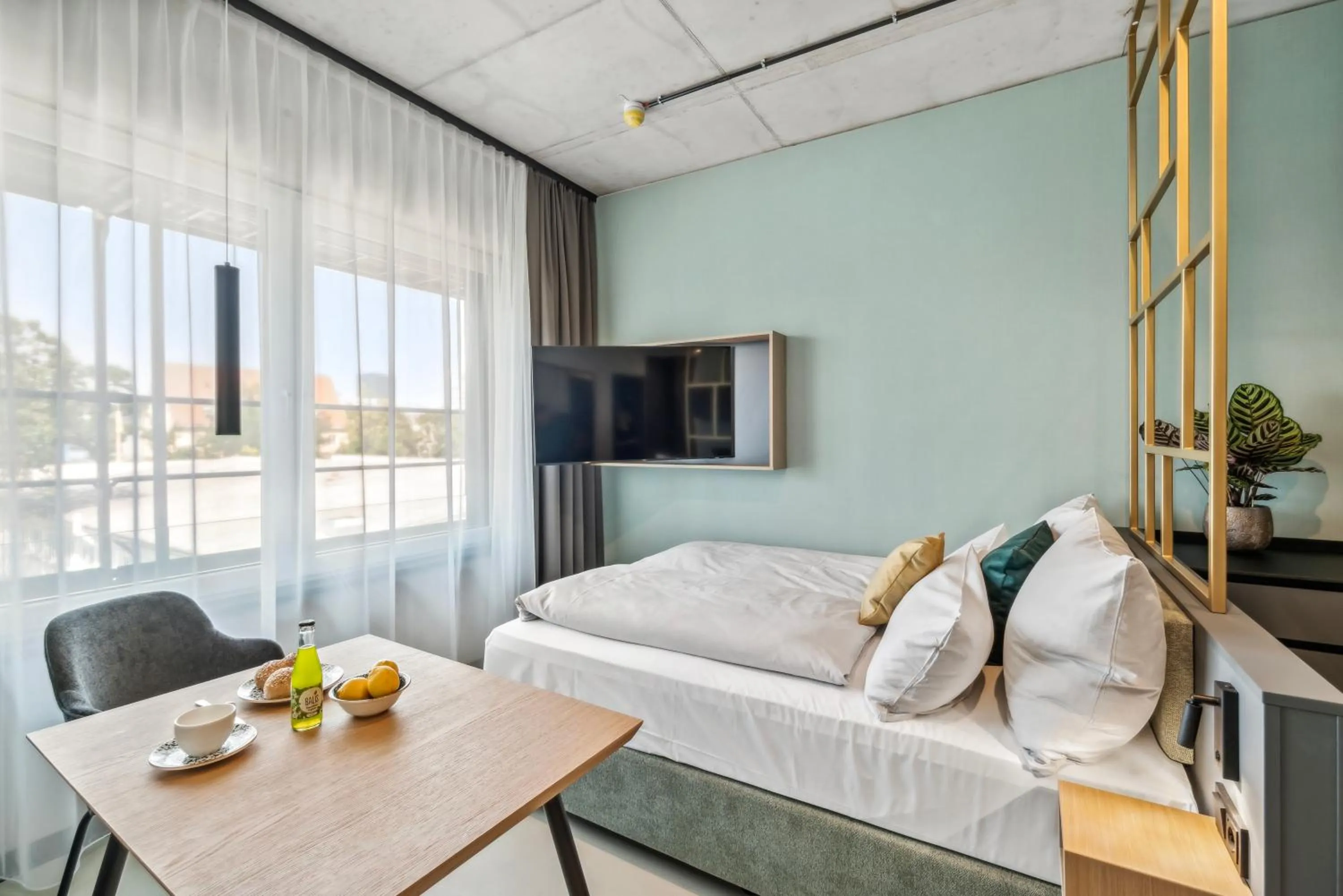 Photo of the whole room, Bed in Nena Apartments München City East