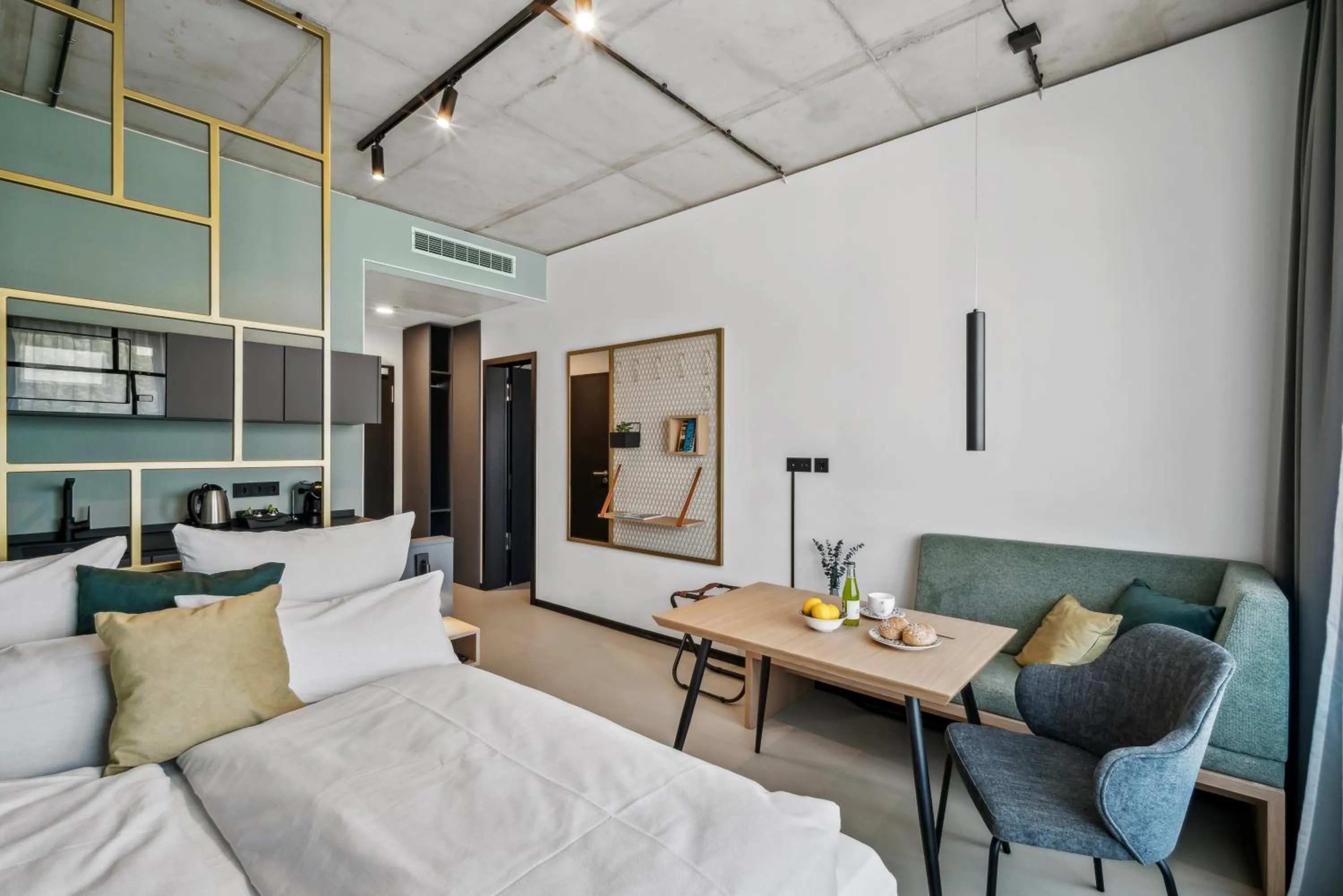 Photo of the whole room, Bed in Nena Apartments München City East