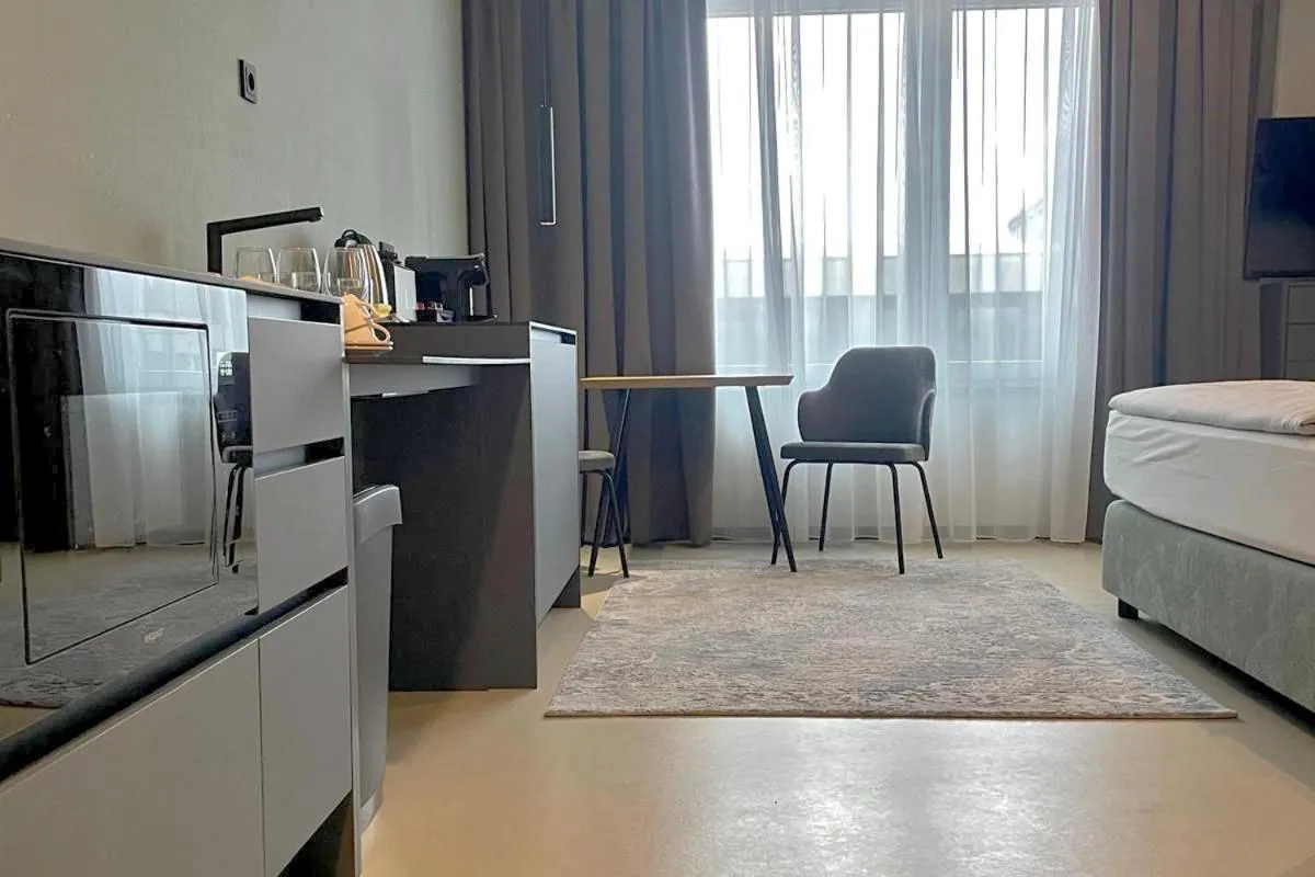 Bed in Nena Apartments München City East