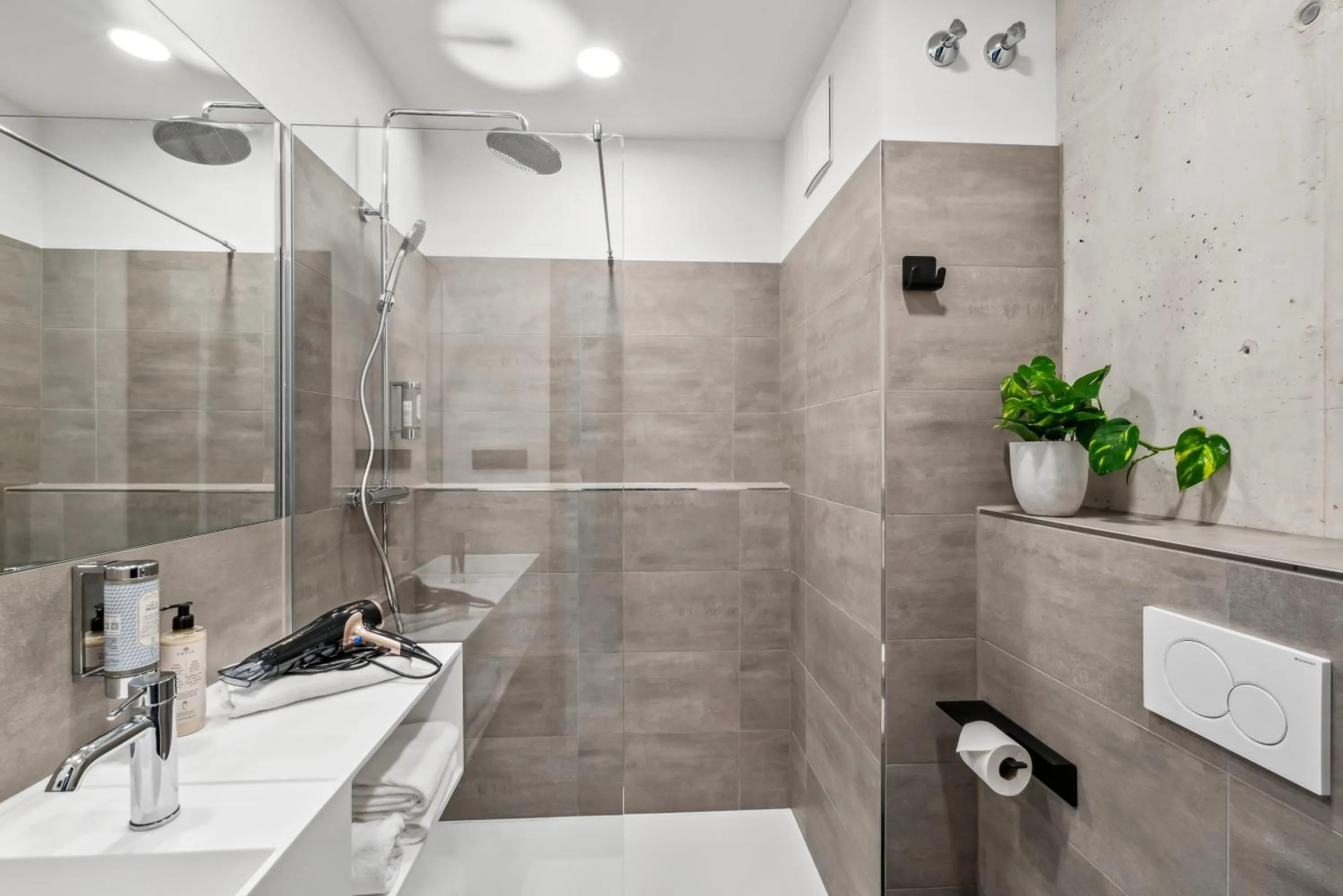 Bathroom in Nena Apartments München City East