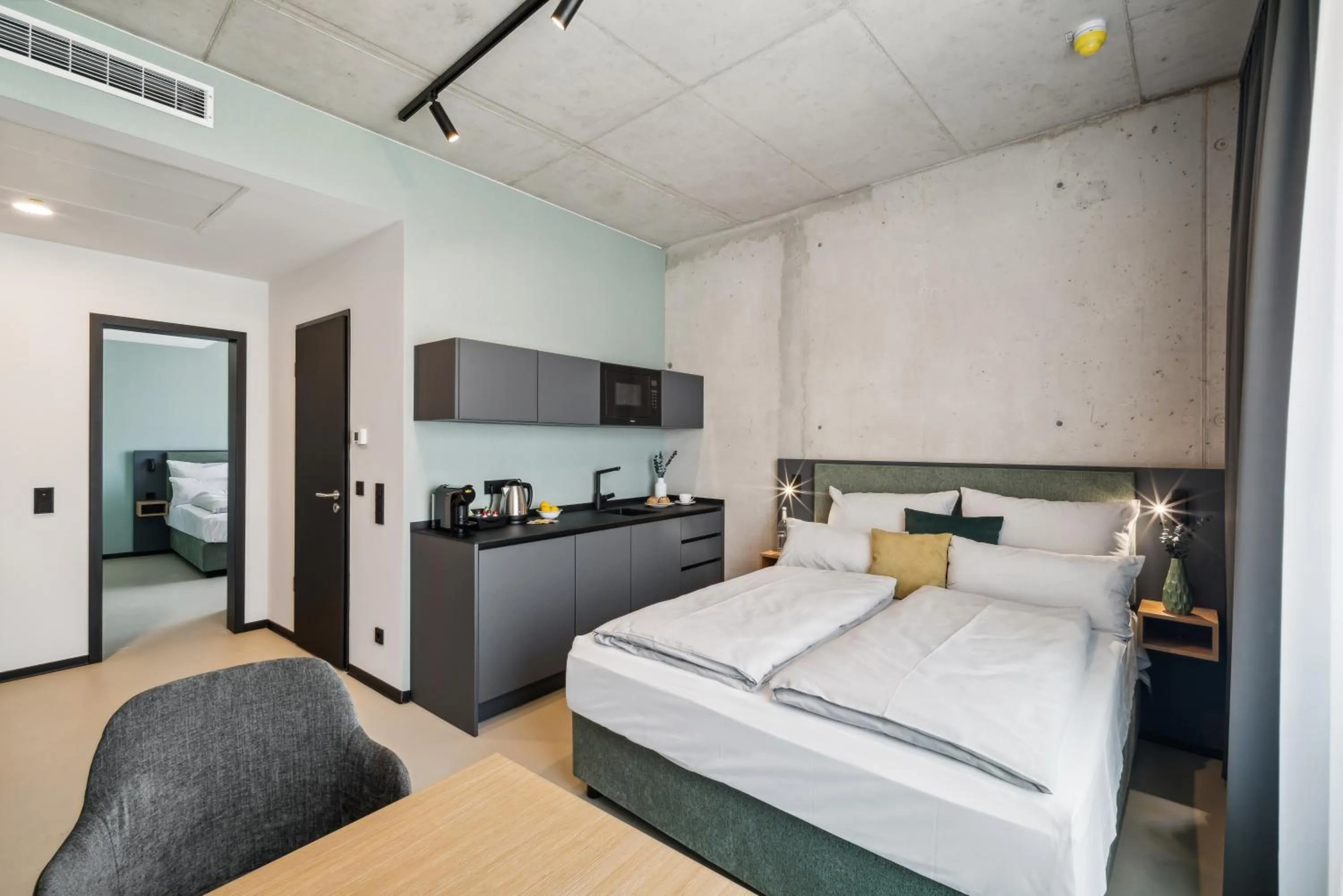 Photo of the whole room, Bed in Nena Apartments München City East