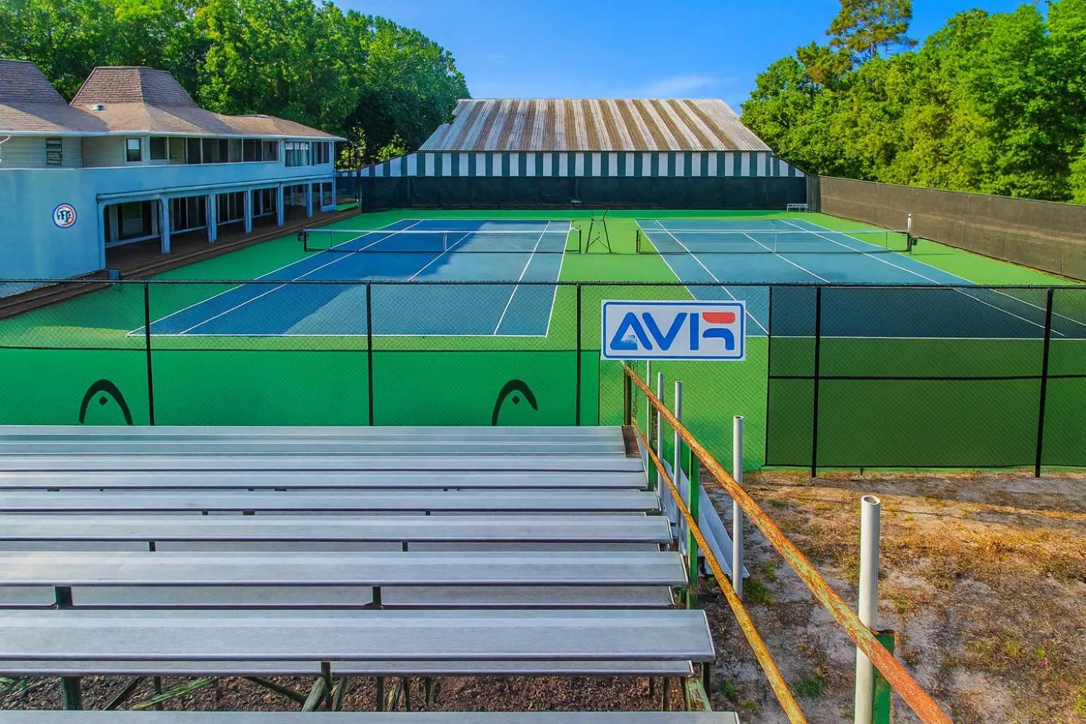 Tennis court in Players Club Resort