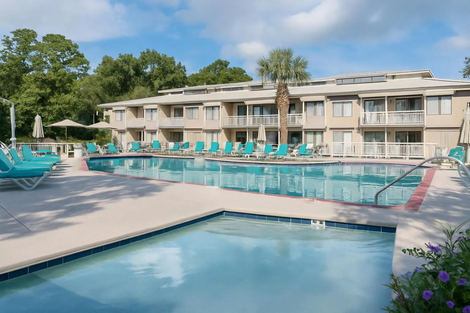 Property building in Players Club Resort