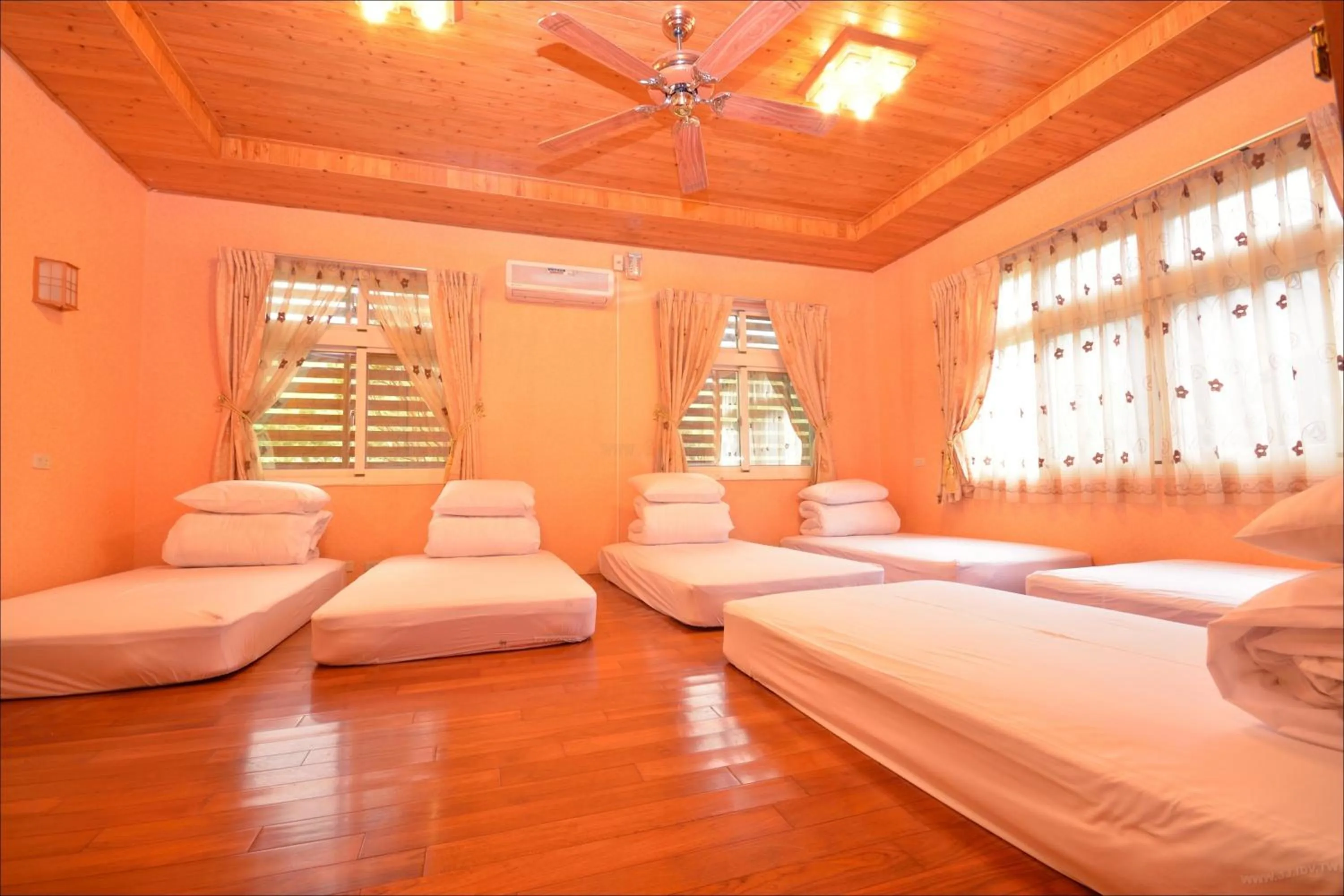 Photo of the whole room, Bed in Sitou Peach Villa B&B