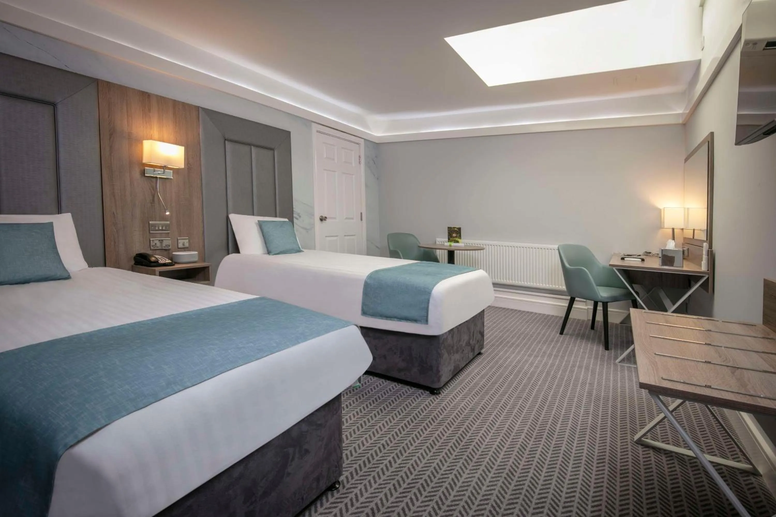 Bedroom, Bed in Best Western Premier Heronston Hotel & Spa