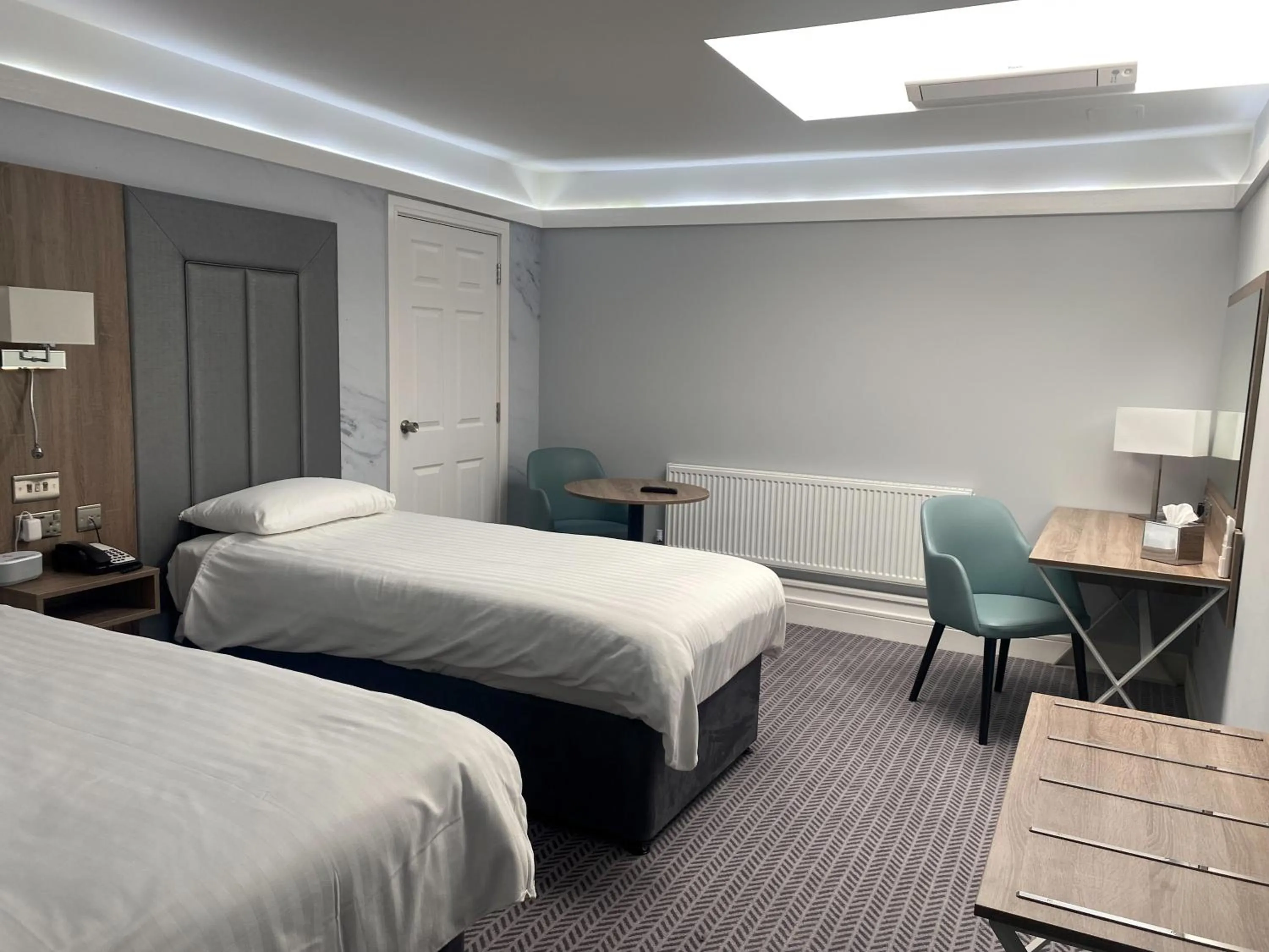 Bedroom, Bed in Best Western Premier Heronston Hotel & Spa