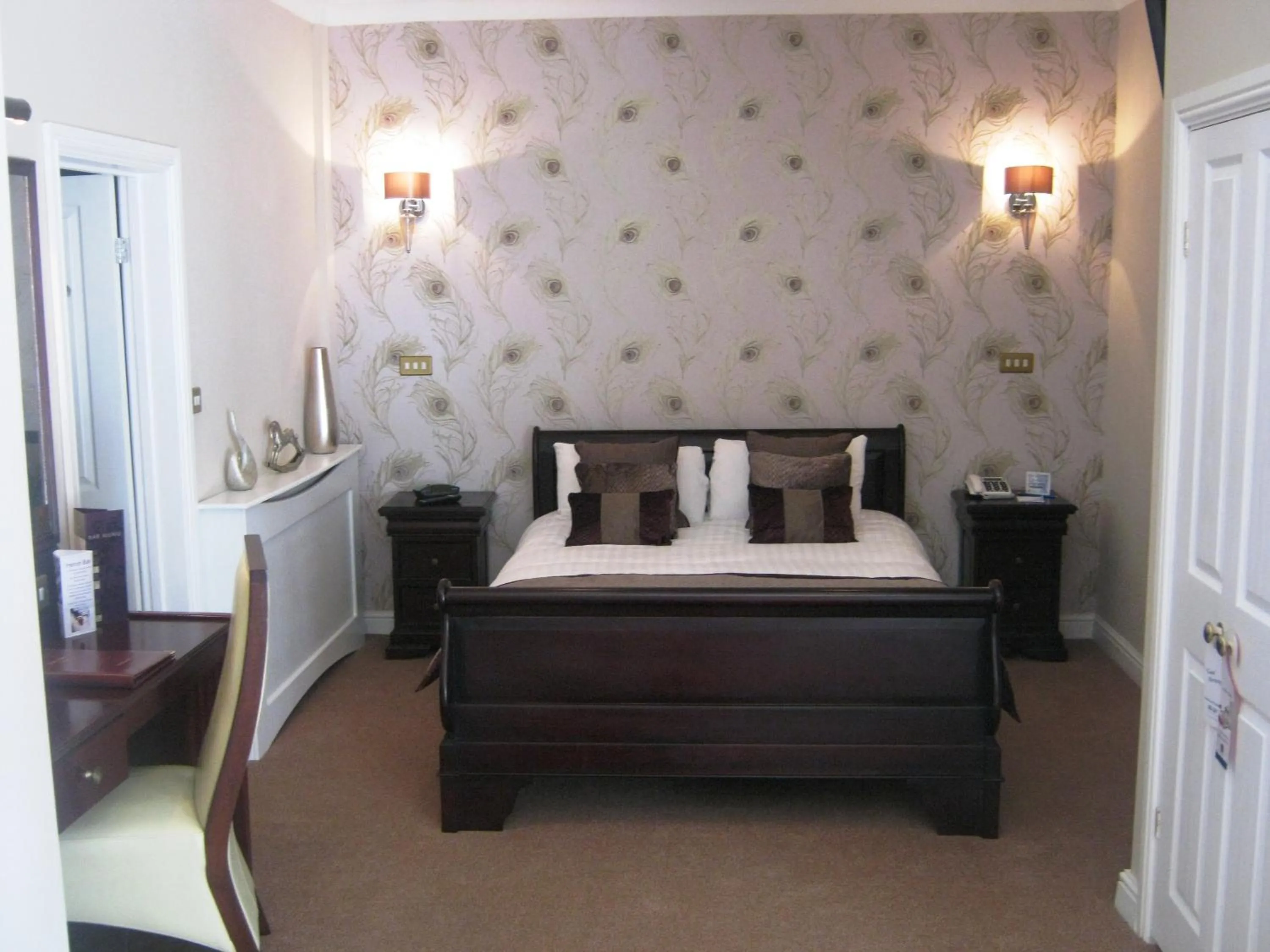 Bedroom, Bed in Best Western Premier Heronston Hotel & Spa