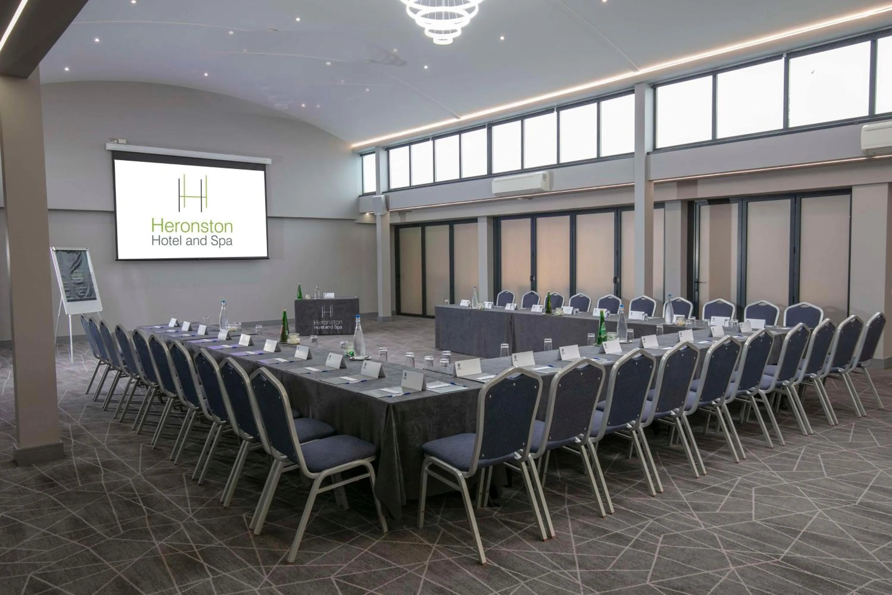 Meeting/conference room in Best Western Premier Heronston Hotel & Spa