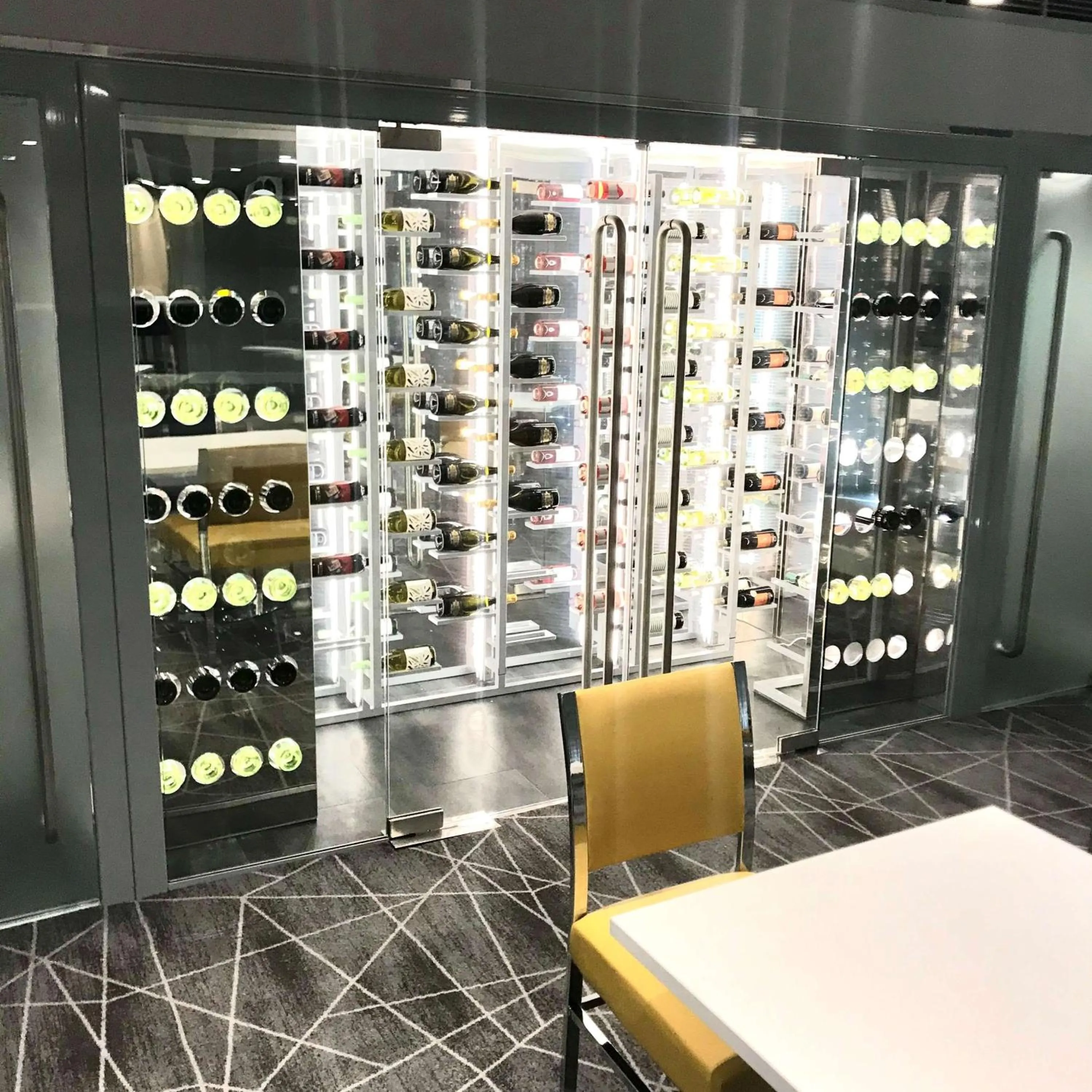 Restaurant/places to eat in Best Western Premier Heronston Hotel & Spa