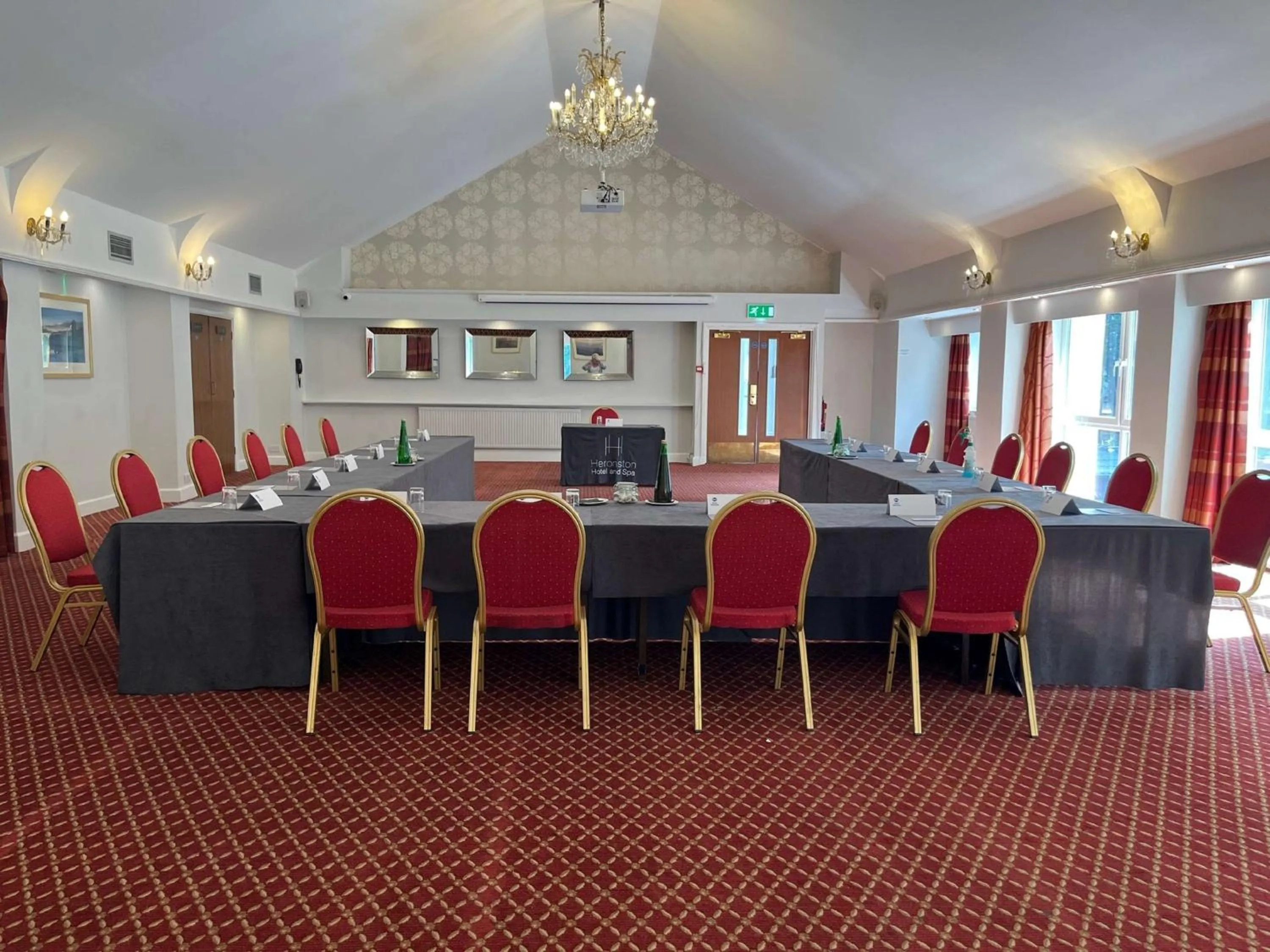 Meeting/conference room in Best Western Premier Heronston Hotel & Spa