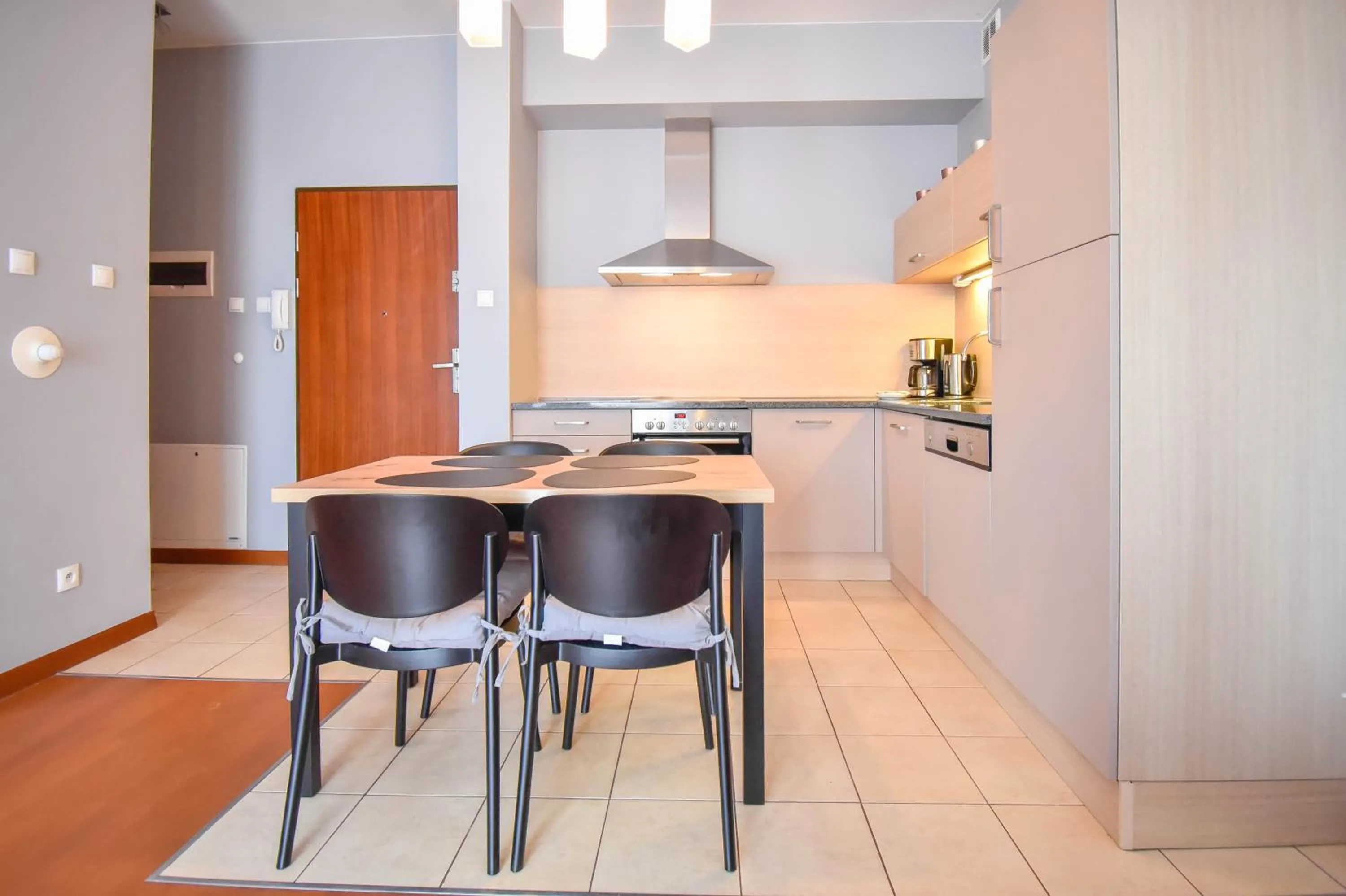 Kitchen or kitchenette in Apartamenty Na Wyspie - Baltic Park - Apartamenty z sypialnią i parkingiem - ul Uzdrowiskowa 24-34