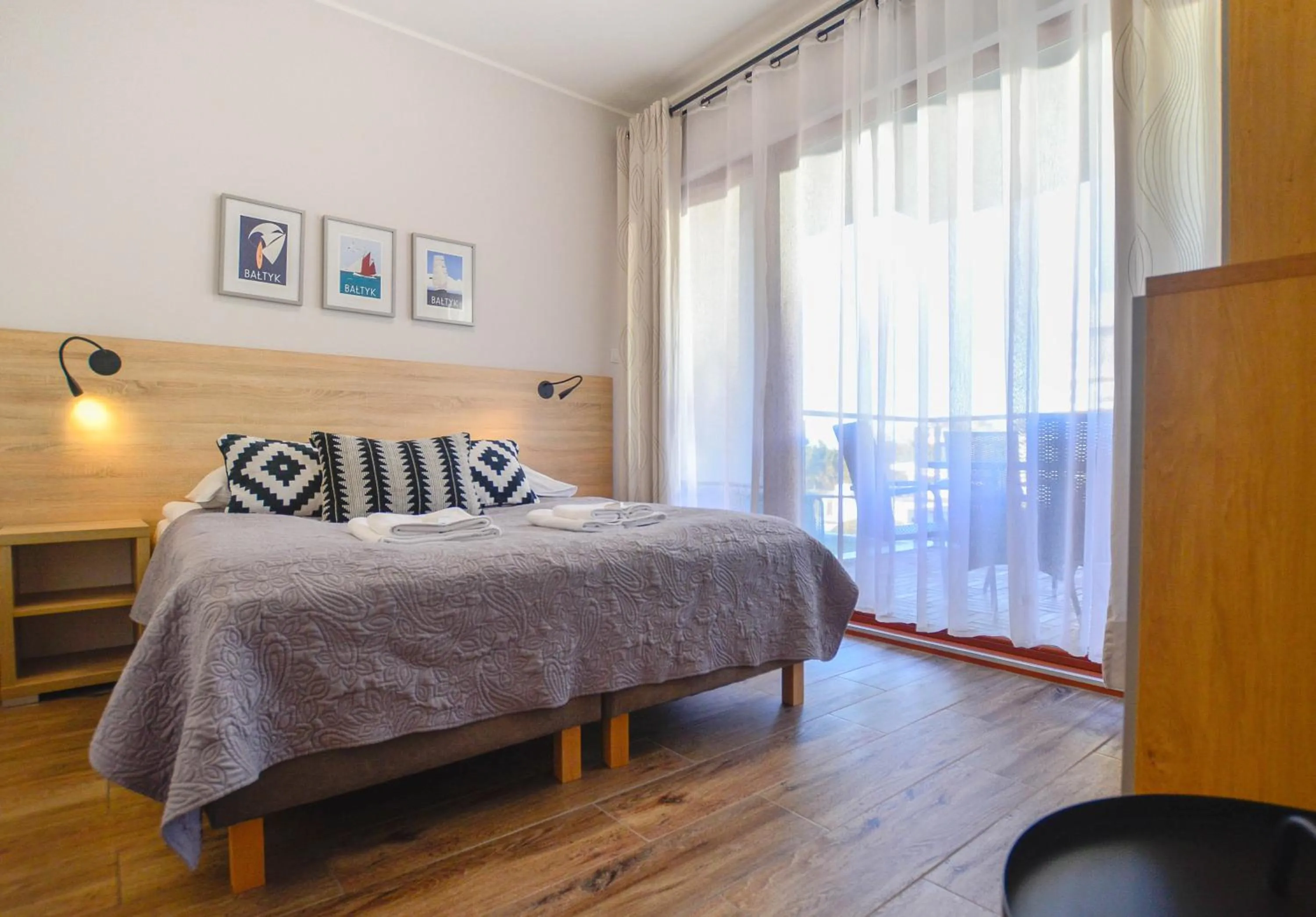 Bed in Apartamenty Na Wyspie - Baltic Park - Apartamenty z sypialnią i parkingiem - ul Uzdrowiskowa 24-34