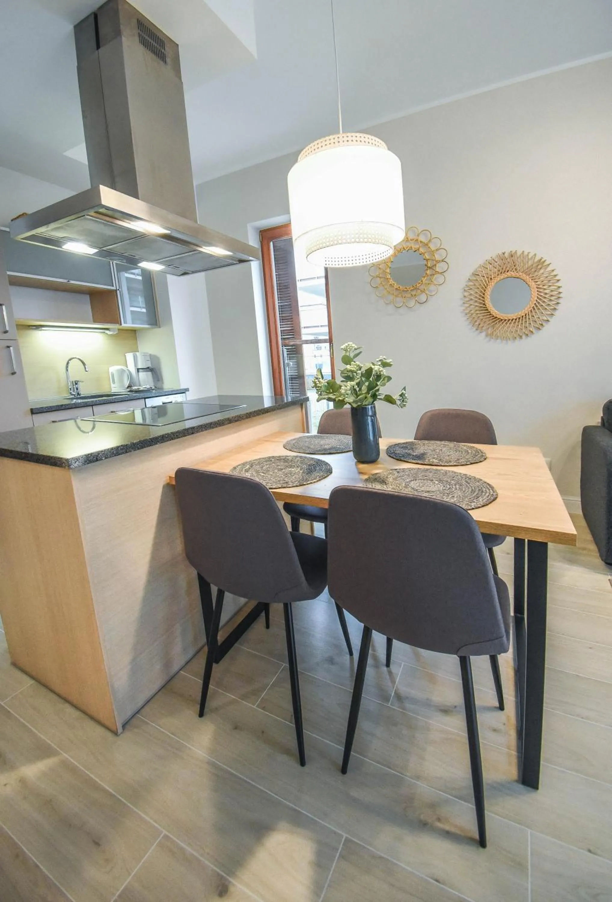 Kitchen or kitchenette in Apartamenty Na Wyspie - Baltic Park - Apartamenty z sypialnią i parkingiem - ul Uzdrowiskowa 24-34