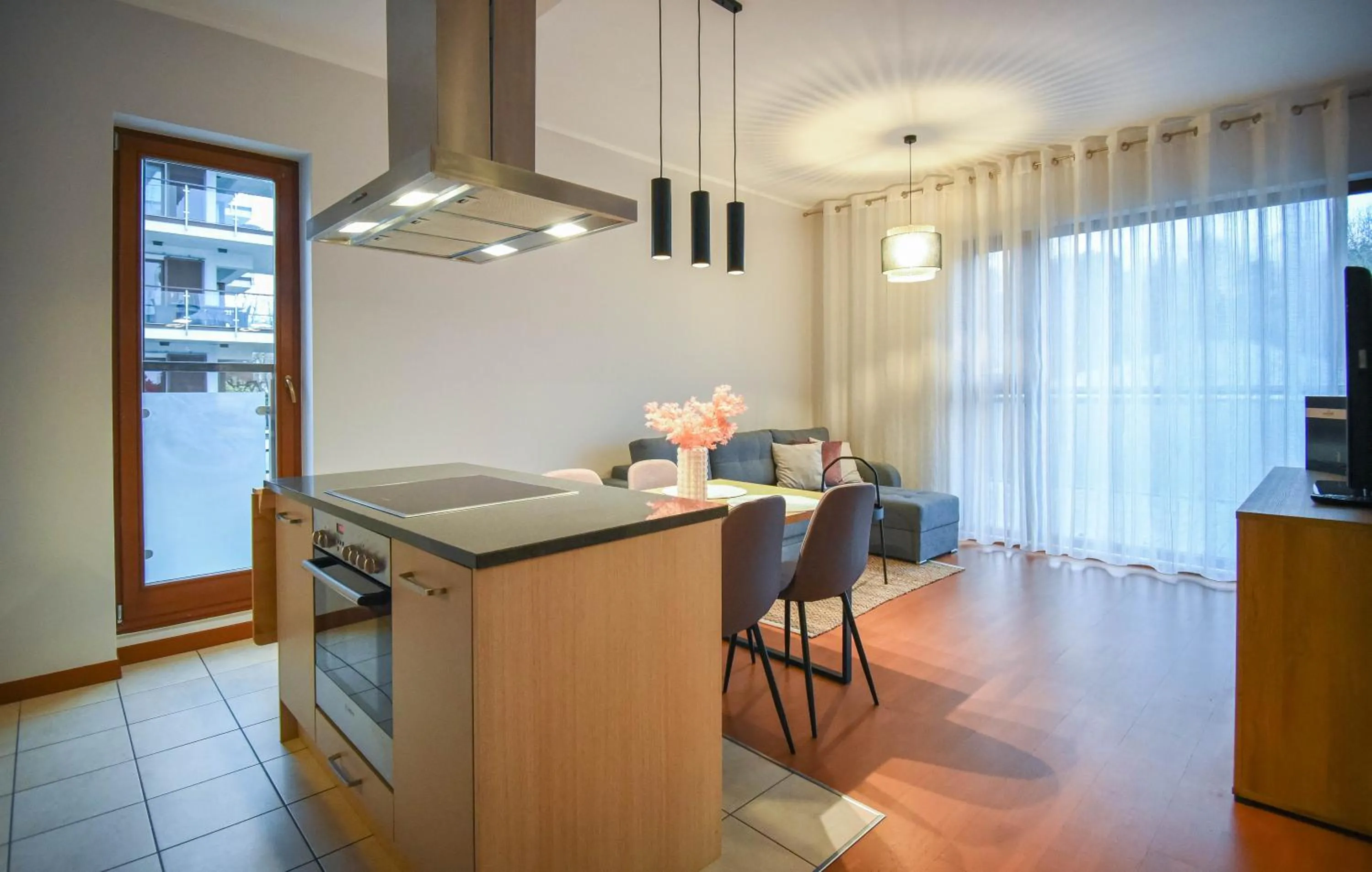 Kitchen or kitchenette in Apartamenty Na Wyspie - Baltic Park - Apartamenty z sypialnią i parkingiem - ul Uzdrowiskowa 24-34