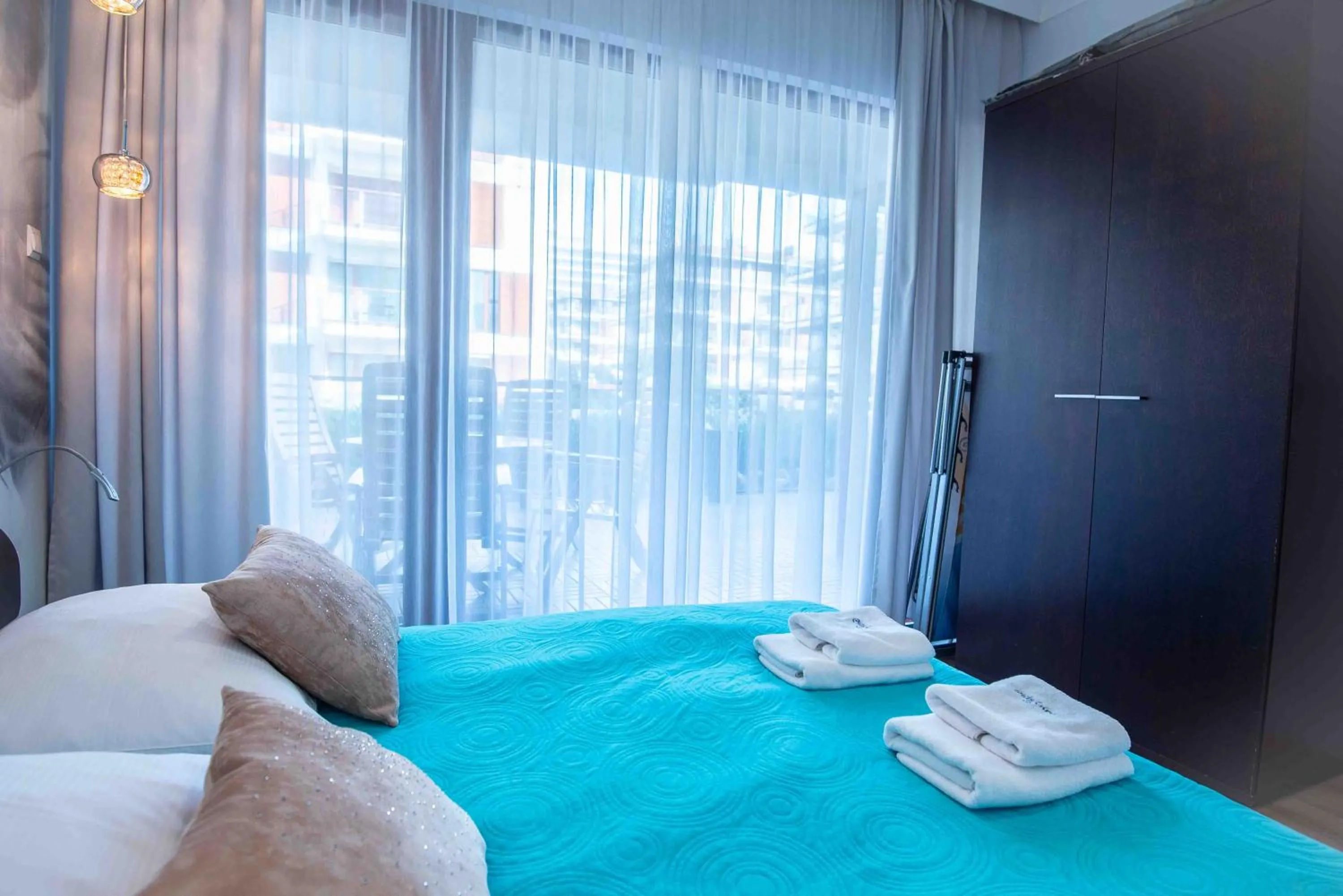Bed in Apartamenty Na Wyspie - Baltic Park - Apartamenty z sypialnią i parkingiem - ul Uzdrowiskowa 24-34