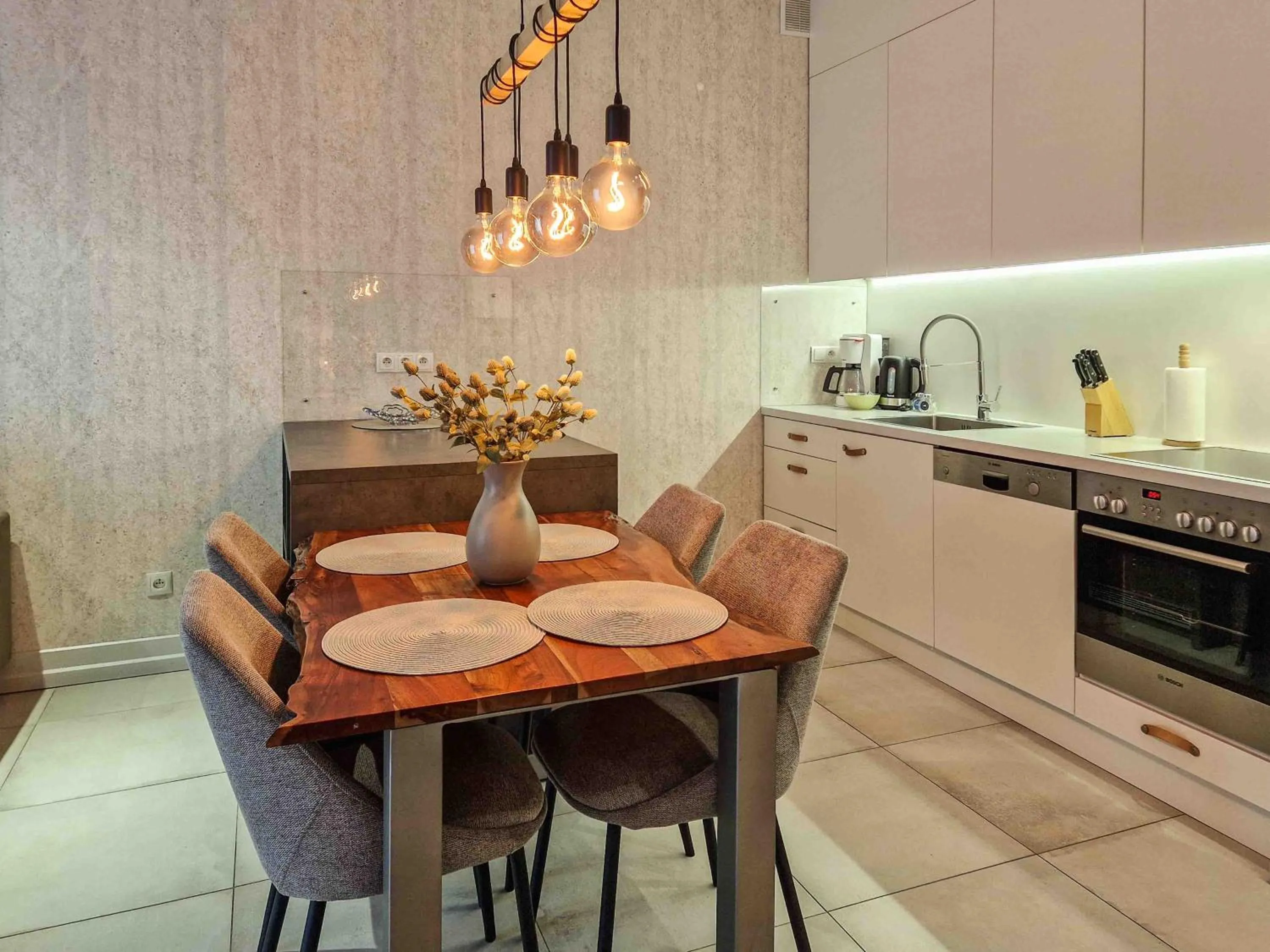Kitchen or kitchenette in Apartamenty Na Wyspie - Baltic Park - Apartamenty z sypialnią i parkingiem - ul Uzdrowiskowa 24-34