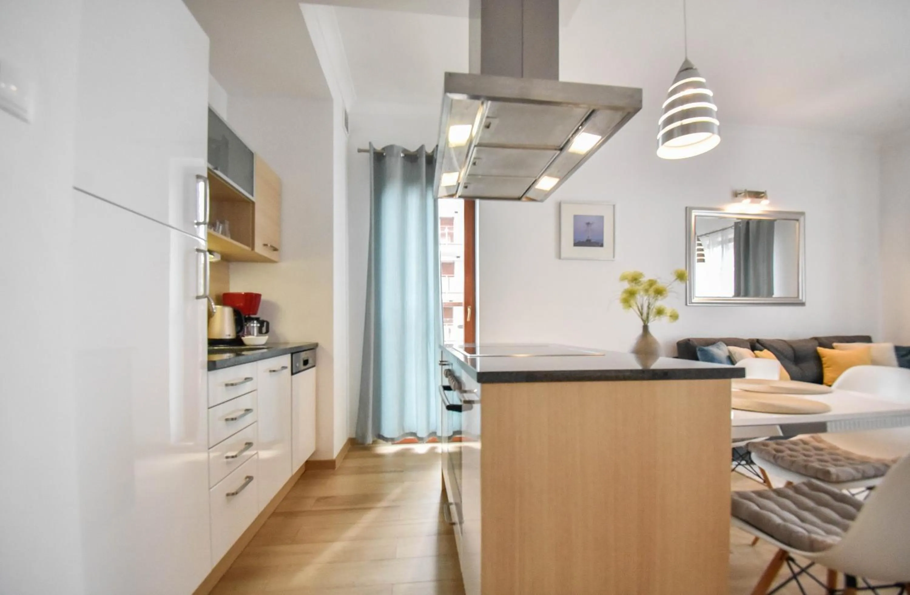 Kitchen or kitchenette in Apartamenty Na Wyspie - Baltic Park - Apartamenty z sypialnią i parkingiem - ul Uzdrowiskowa 24-34