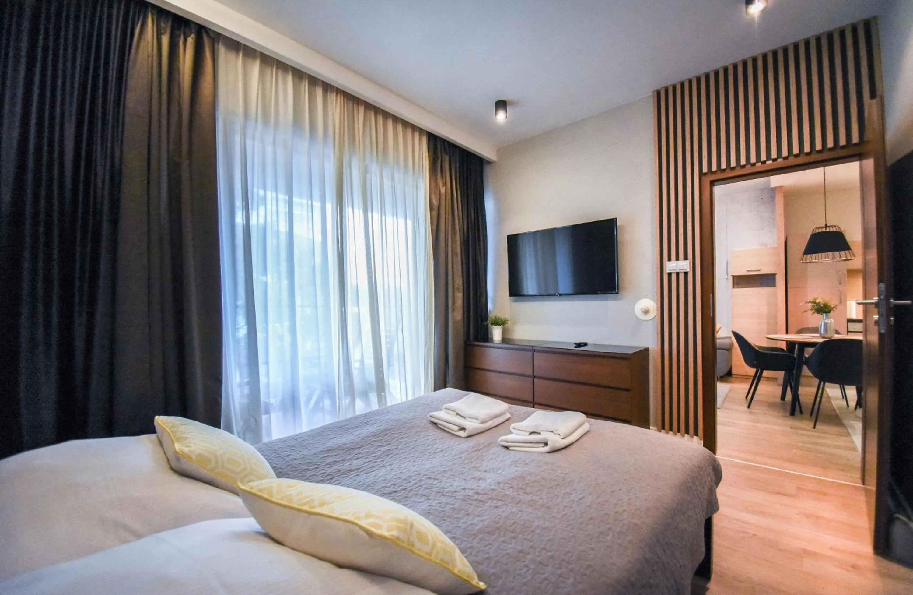 Bed in Apartamenty Na Wyspie - Baltic Park - Apartamenty z sypialnią i parkingiem - ul Uzdrowiskowa 24-34