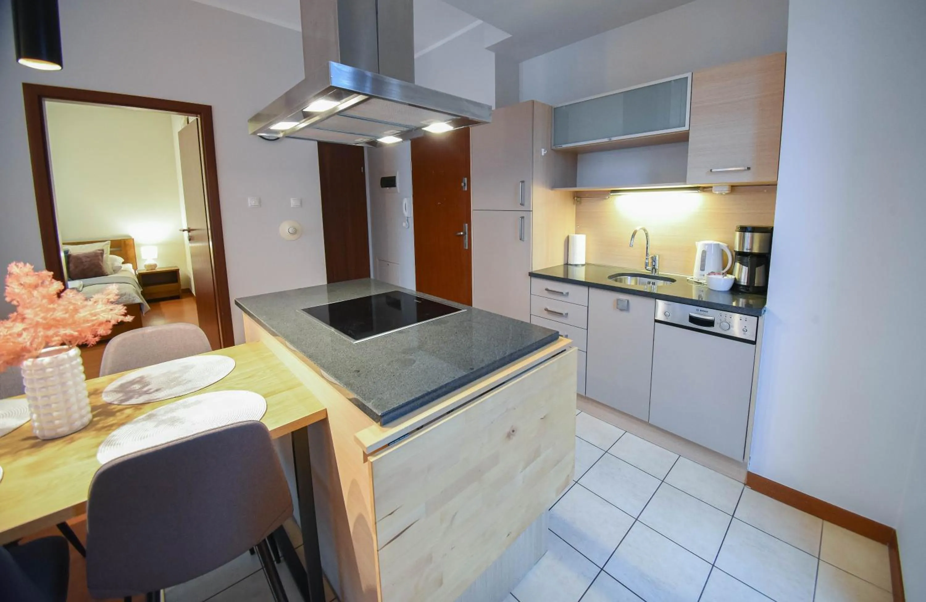 Kitchen or kitchenette in Apartamenty Na Wyspie - Baltic Park - Apartamenty z sypialnią i parkingiem - ul Uzdrowiskowa 24-34
