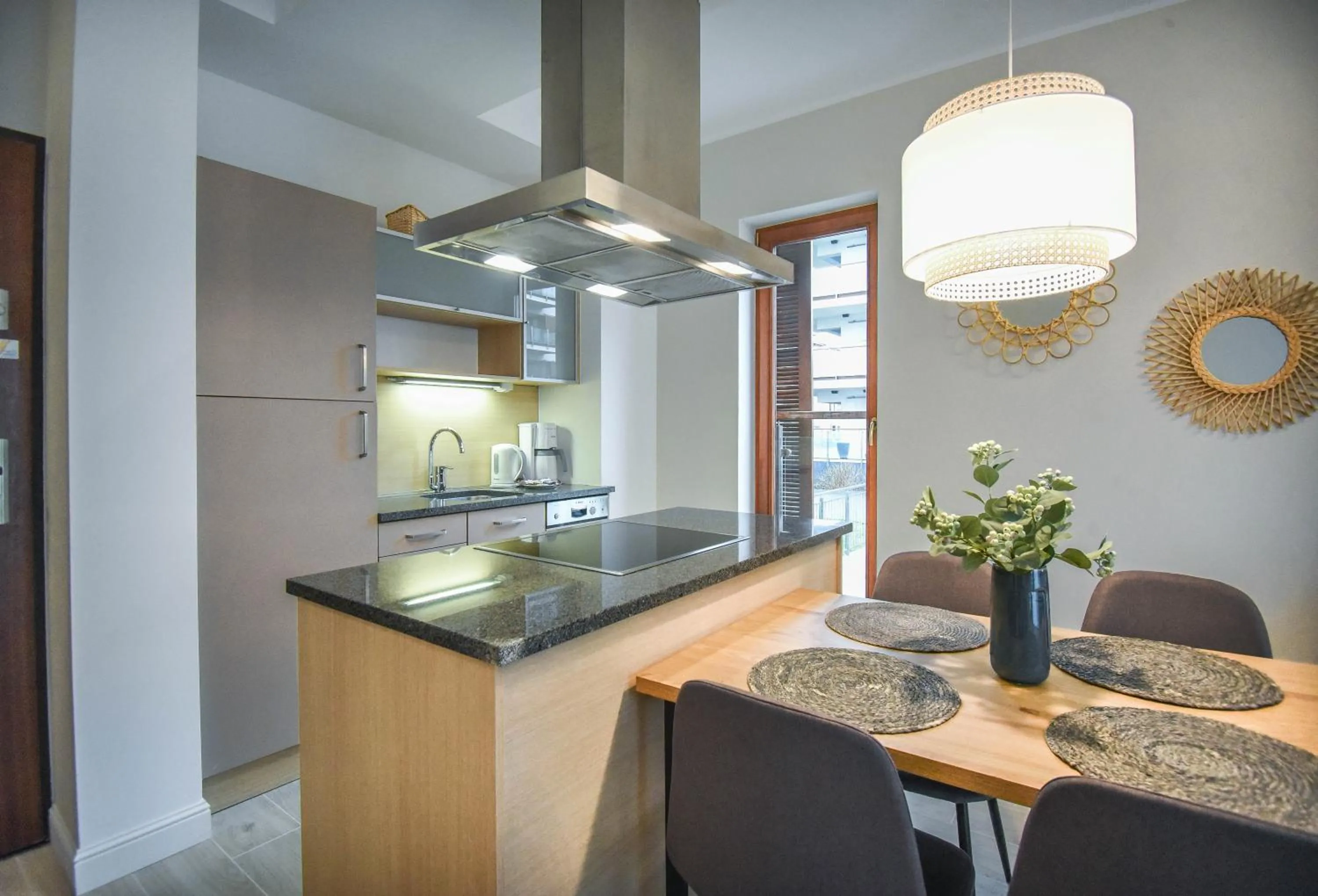 Kitchen or kitchenette in Apartamenty Na Wyspie - Baltic Park - Apartamenty z sypialnią i parkingiem - ul Uzdrowiskowa 24-34