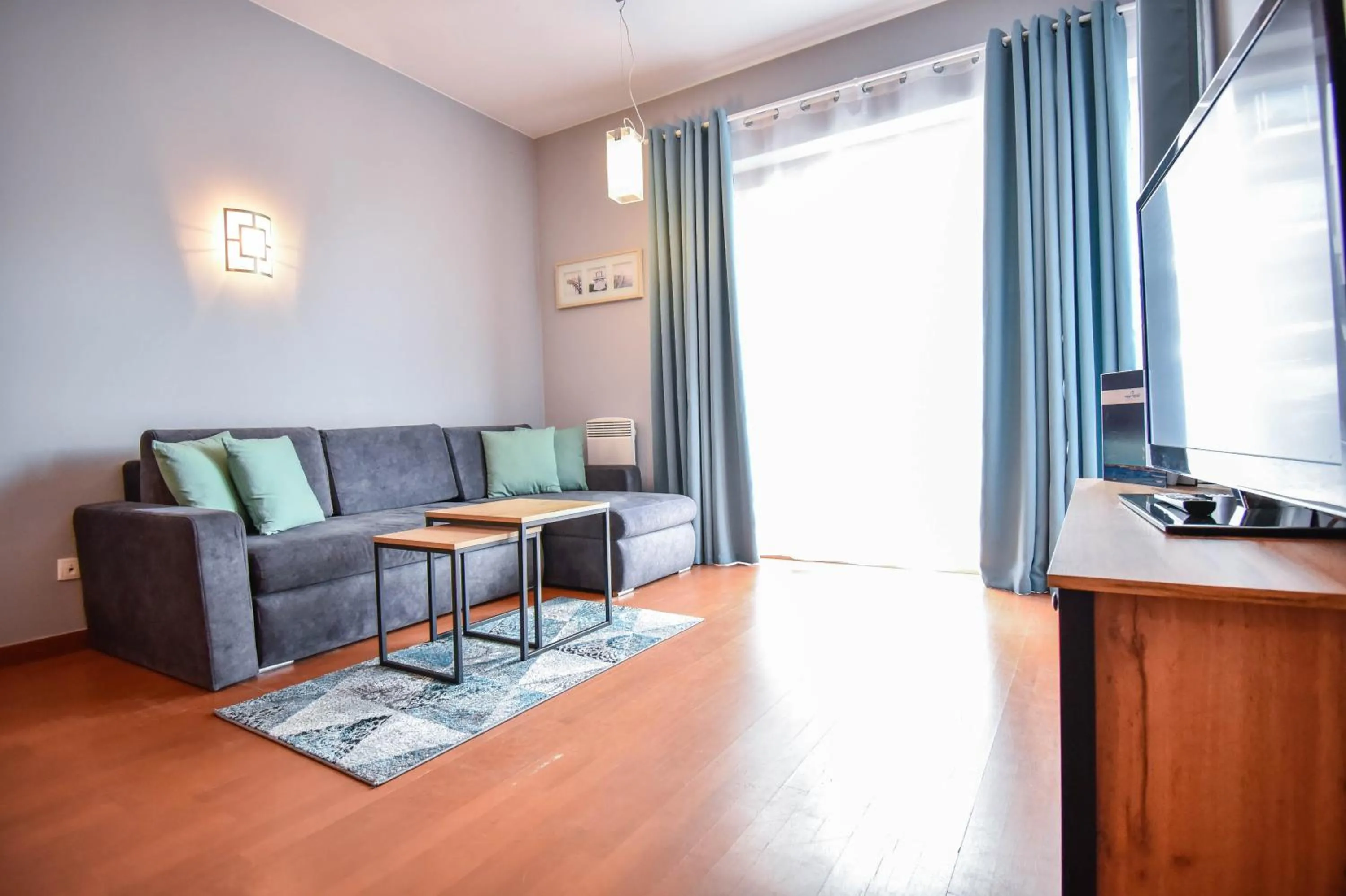 TV and multimedia in Apartamenty Na Wyspie - Baltic Park - Apartamenty z sypialnią i parkingiem - ul Uzdrowiskowa 24-34
