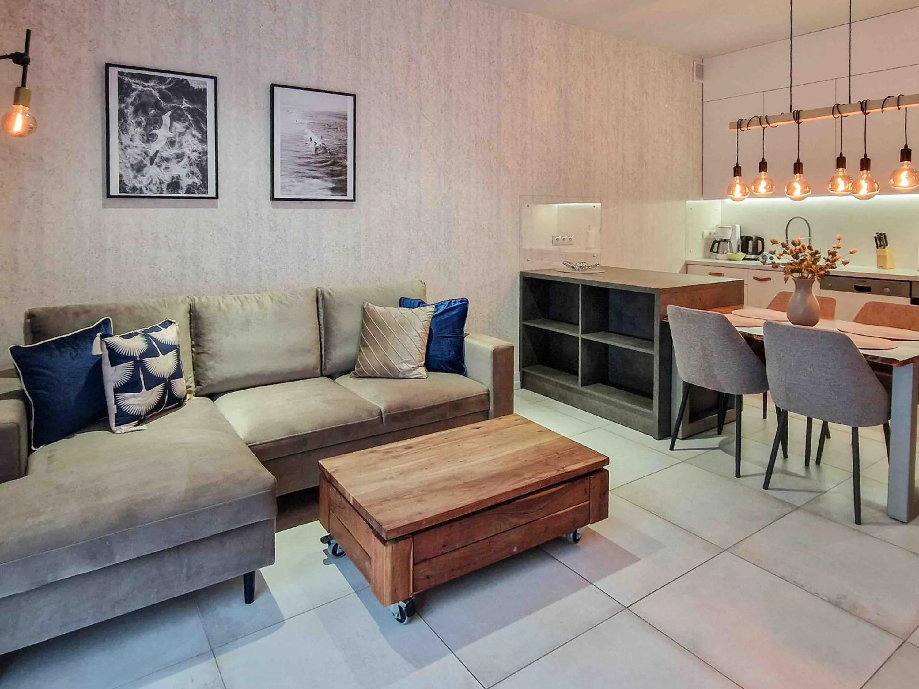 Kitchen or kitchenette in Apartamenty Na Wyspie - Baltic Park - Apartamenty z sypialnią i parkingiem - ul Uzdrowiskowa 24-34
