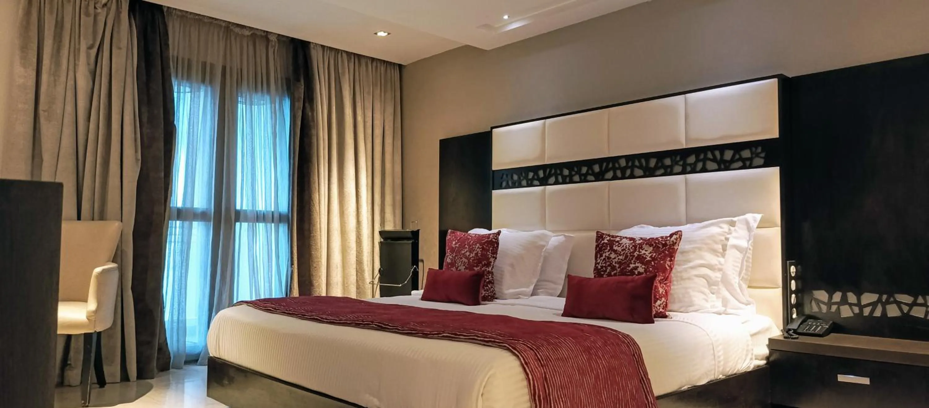 Bed in Samarons Hotels