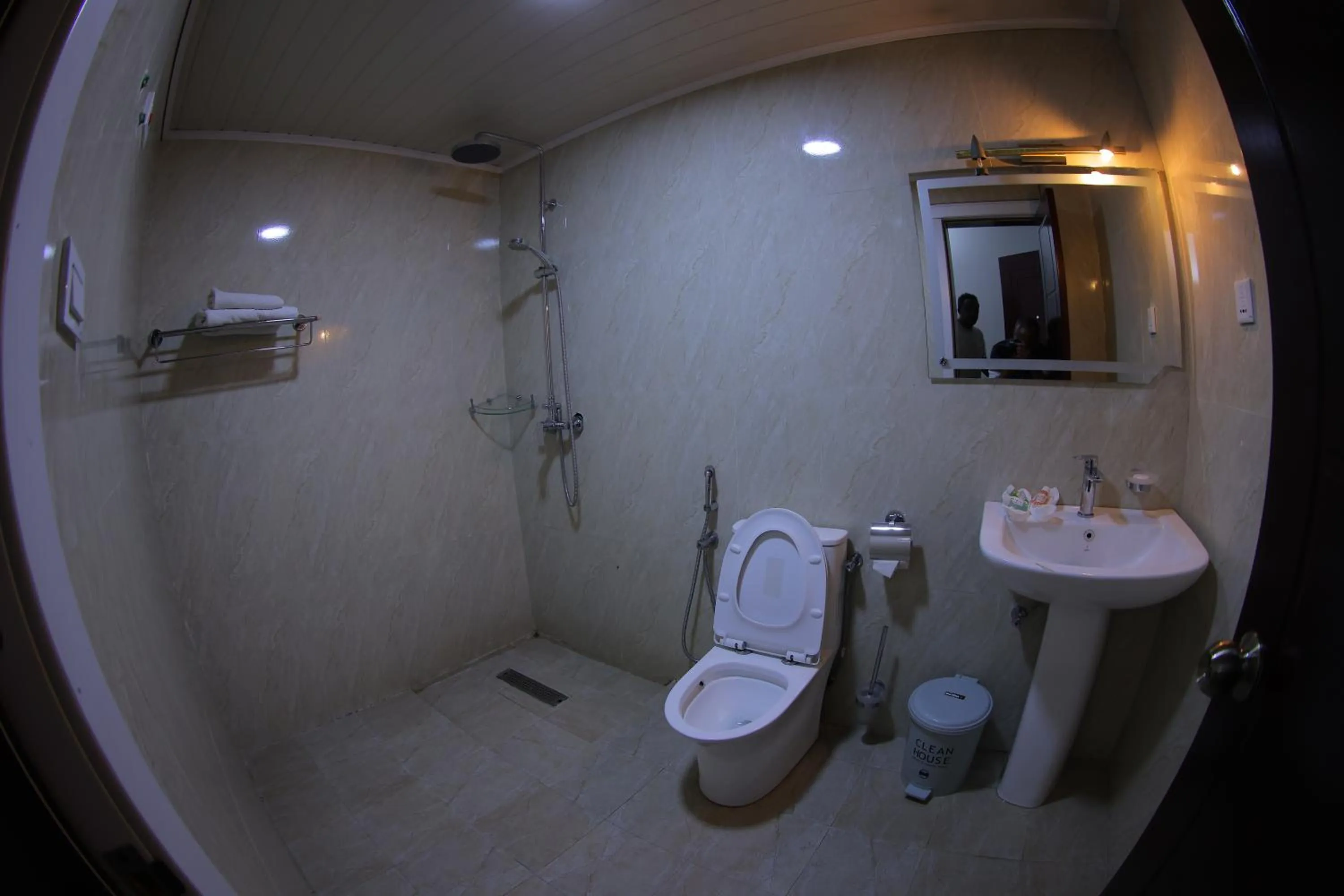 Shower in Trinity Hotel