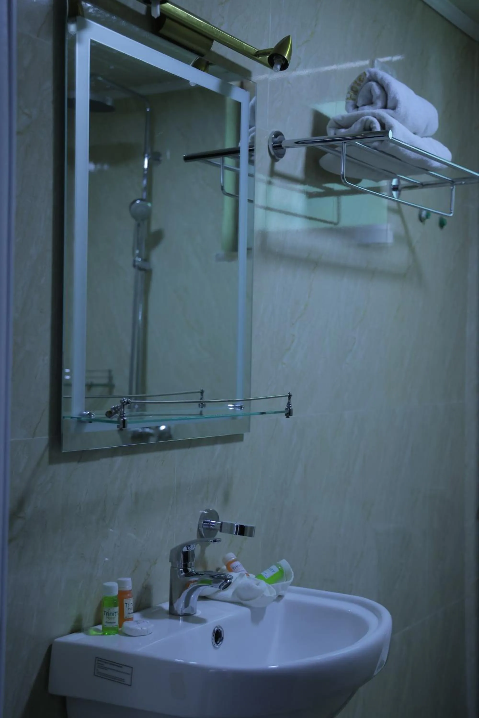 Shower in Trinity Hotel