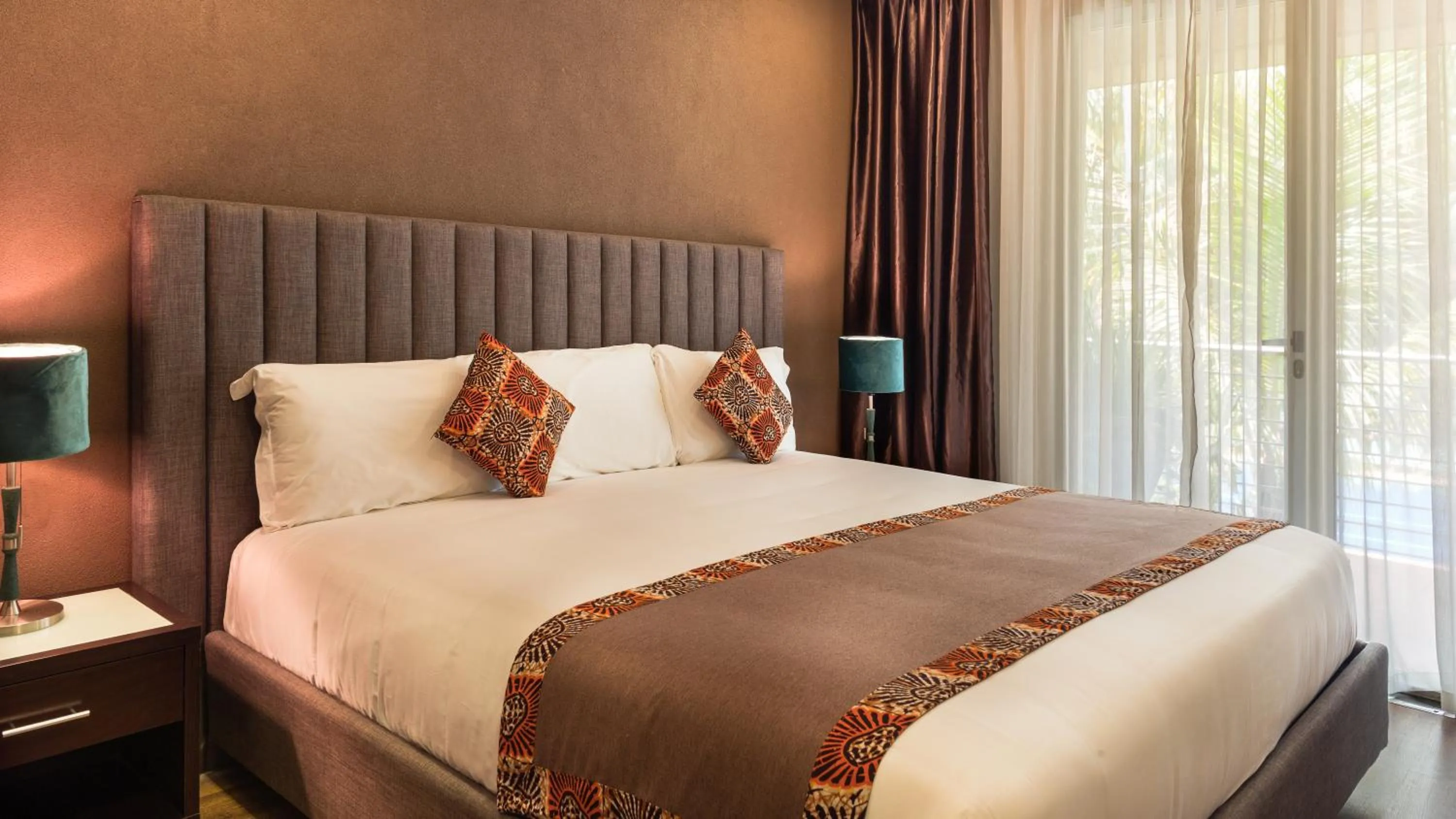 Bedroom, Bed in Kabira Country Club