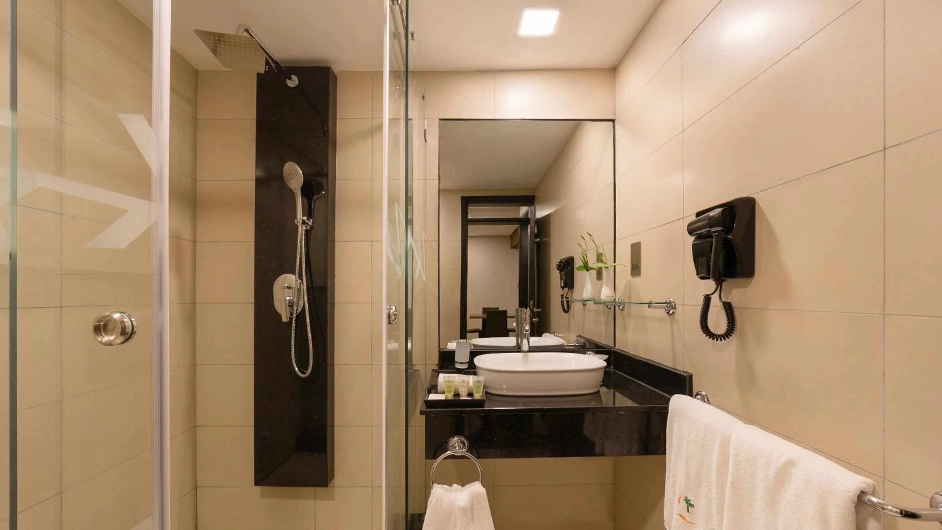 Toilet in Kabira Country Club