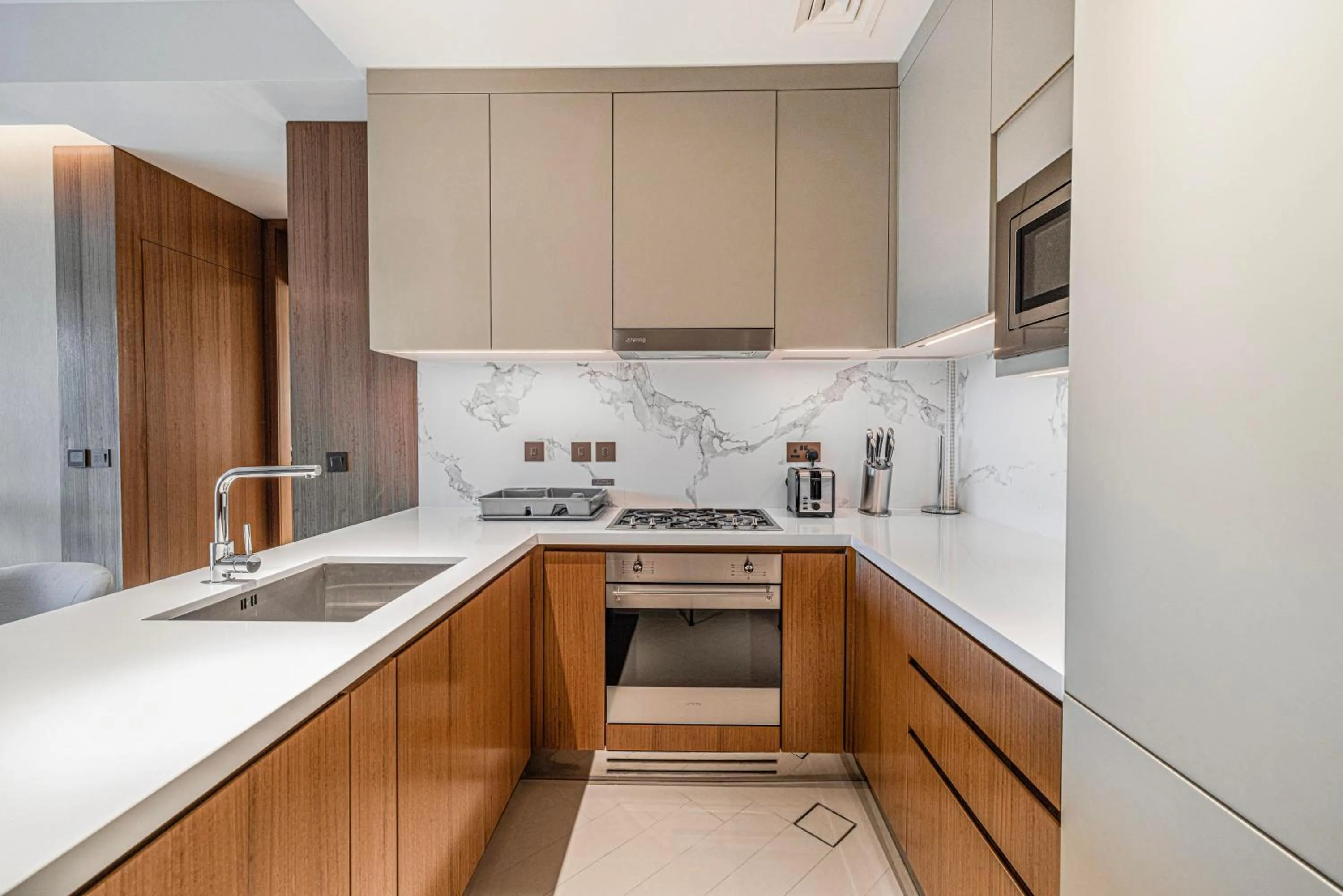 Kitchen or kitchenette in Luxury 1BR The Address Opera, Downtown Dubai