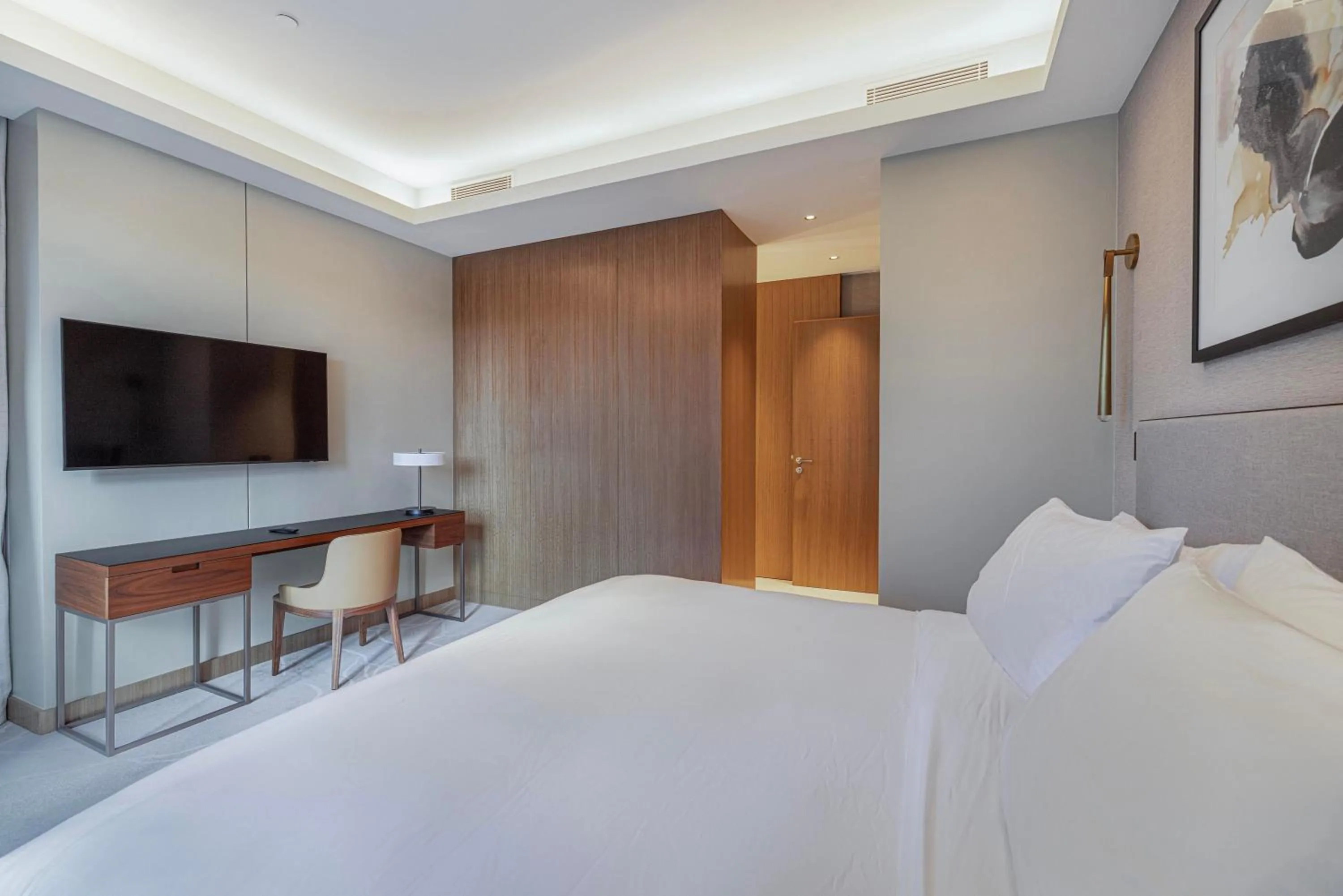 Bed in Luxury 1BR The Address Opera, Downtown Dubai