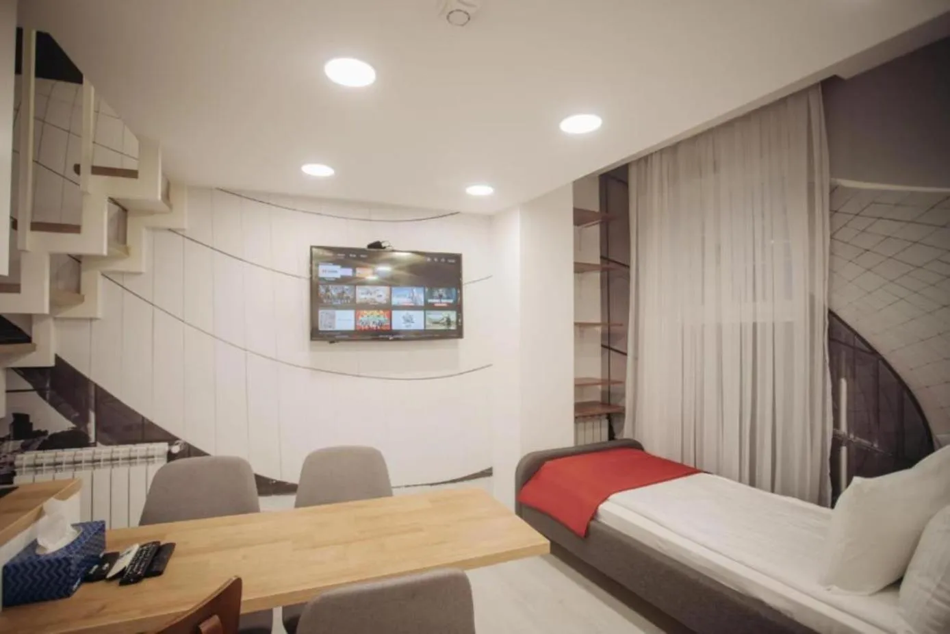 Photo of the whole room, Bed in R Studios Old Baku