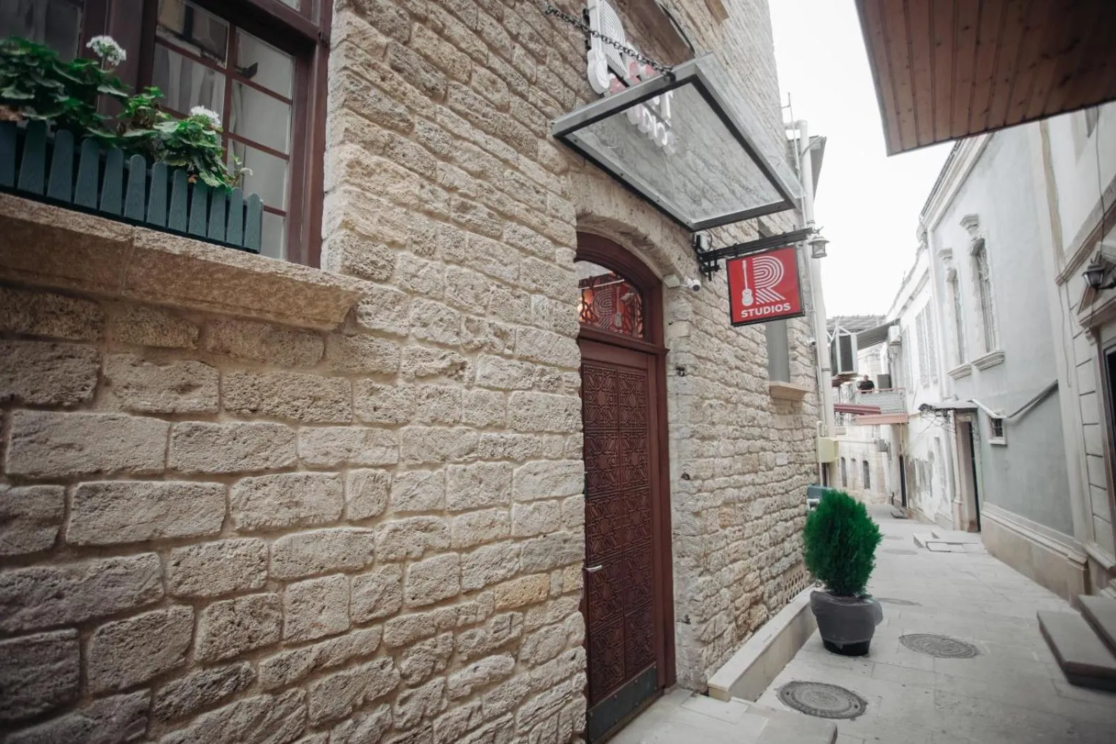 Facade/entrance in R Studios Old Baku