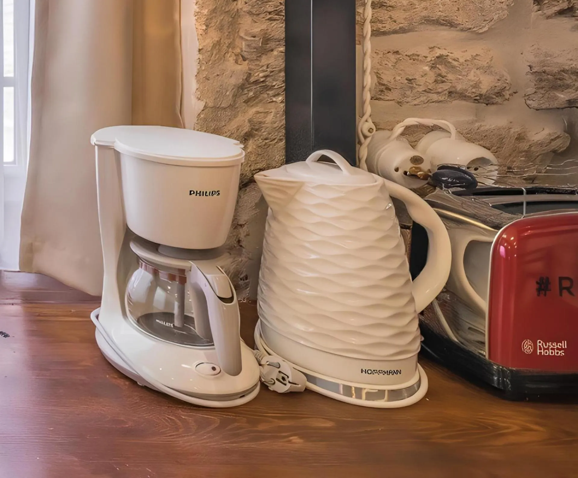 Coffee/tea facilities in R Studios Old Baku