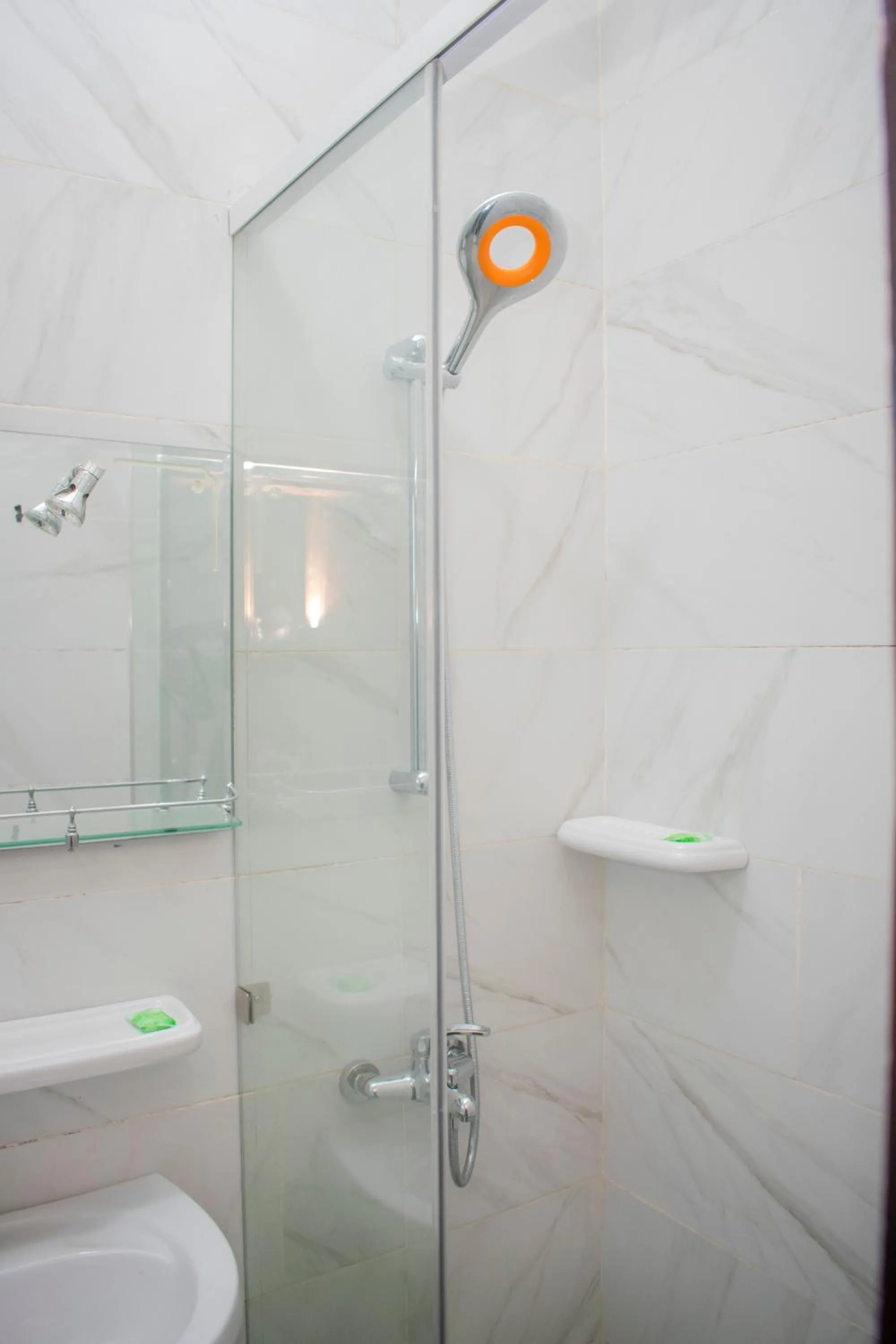 Shower in Hotel BKBG Benin