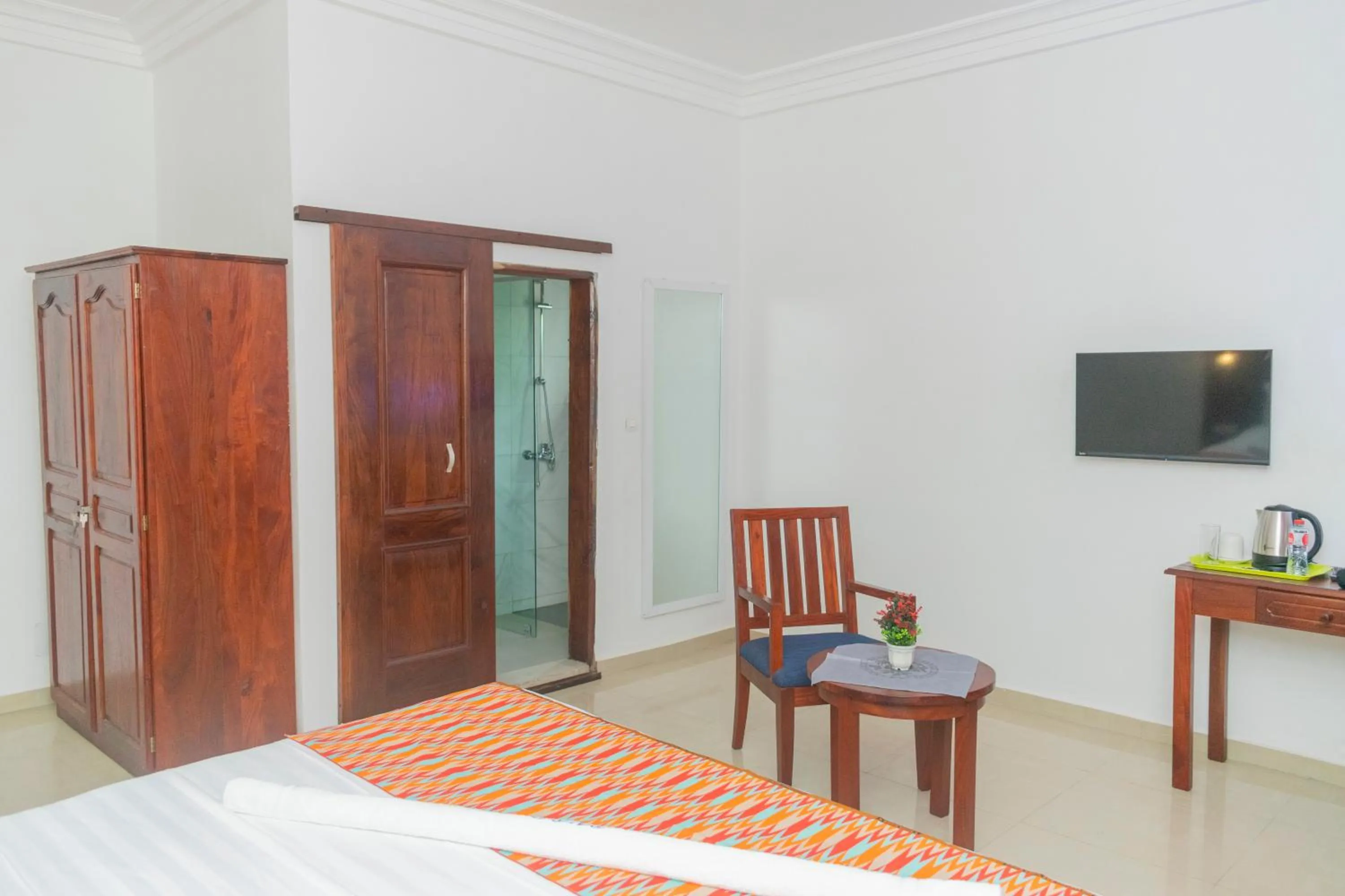 Photo of the whole room, Bed in Hotel BKBG Benin