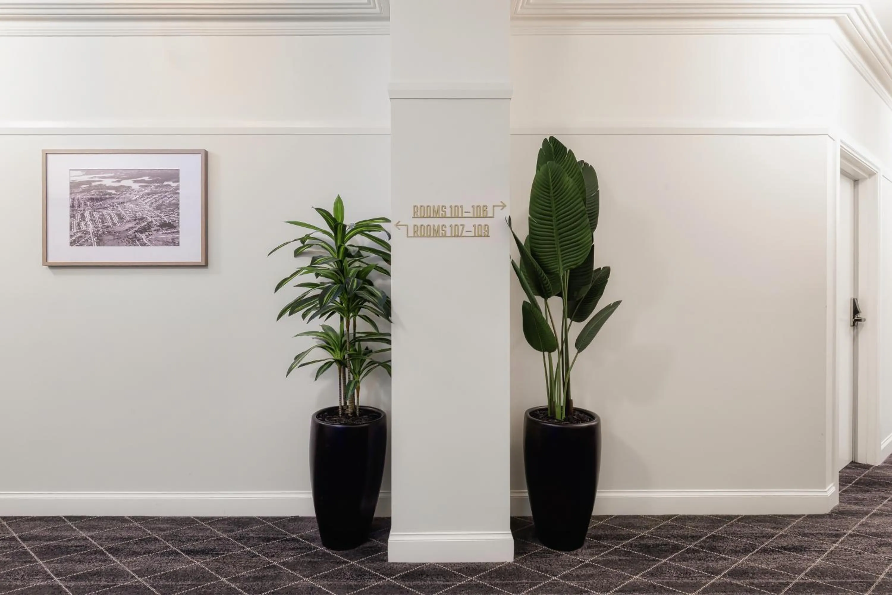 Property building in Mortdale Hotel