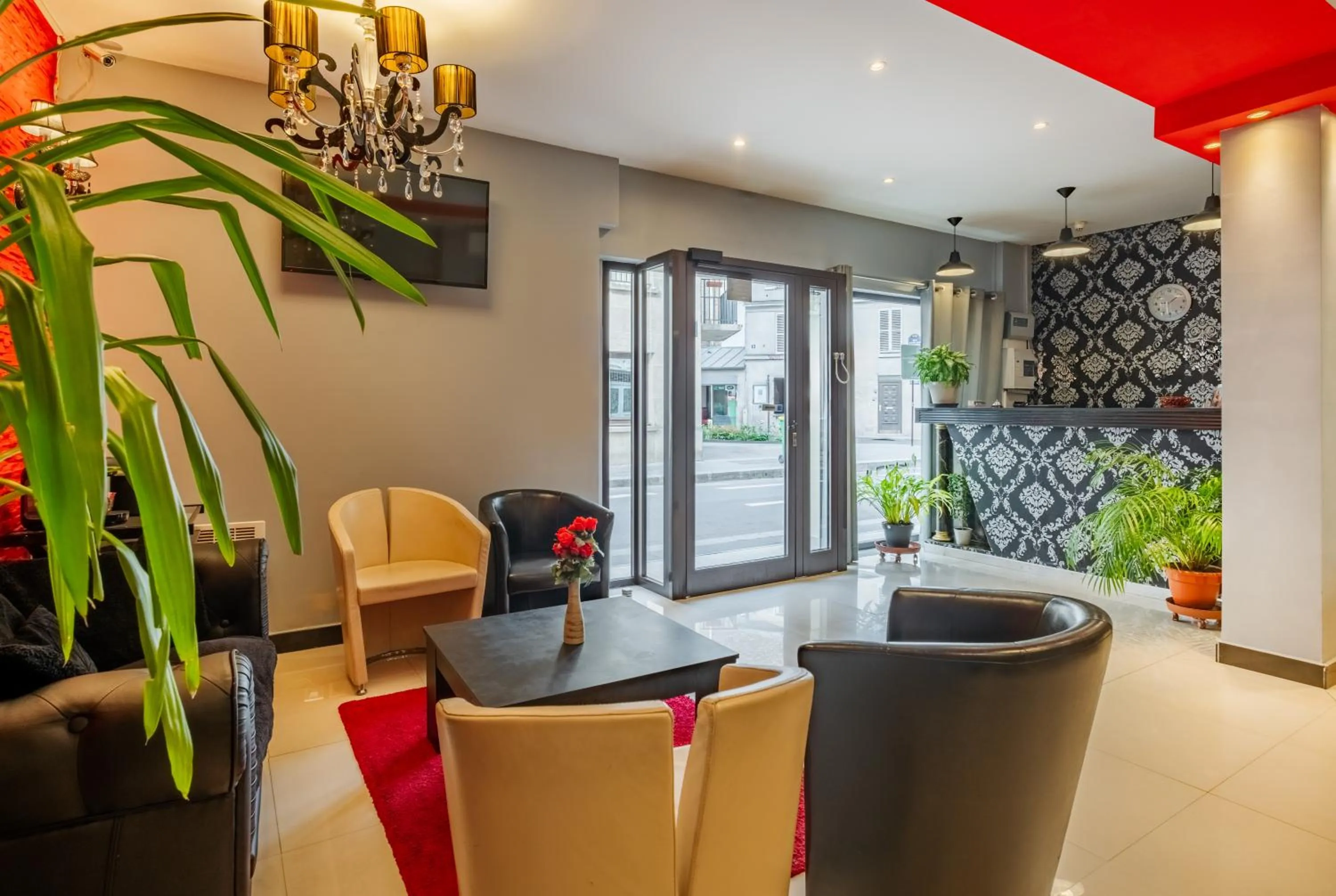 Lobby or reception in Hotel la Perle Montparnasse